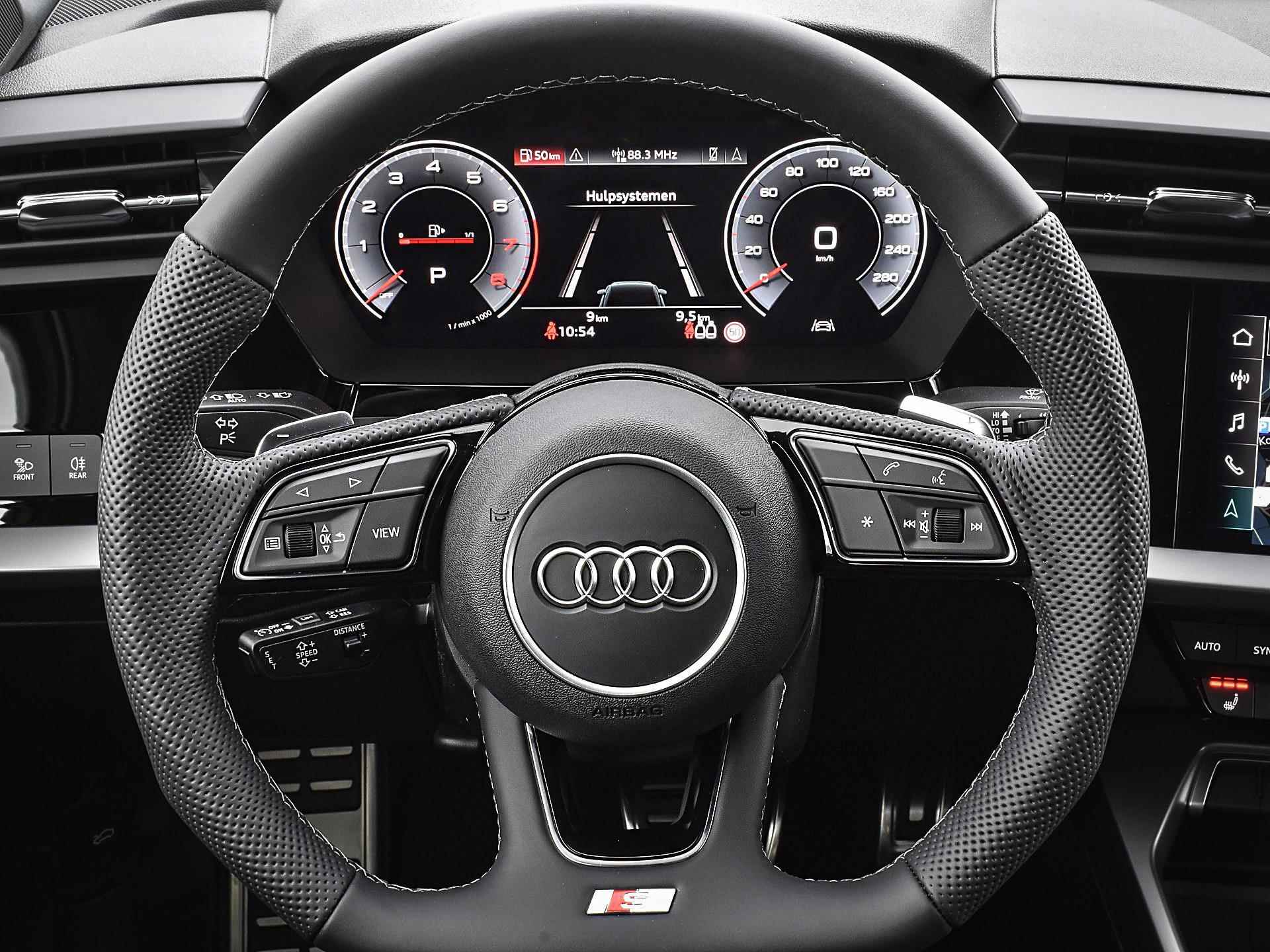 Audi A3 Limousine S Edition 35 TFSI 150pk S-Tronic | Apple Car Play | 19" Velgen | Stoelverwarming | Navigatie | Sportstuur & -Stoelen | Zwart Optiek Pakket | - 21/38