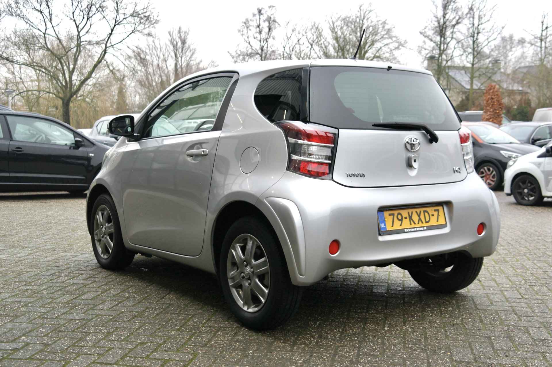 Toyota iQ 1.0 VVTi Aspiration | NL-Auto | Cruise | €22,- Wegenbelasting P/M | Dealer Onderhouden - 18/31