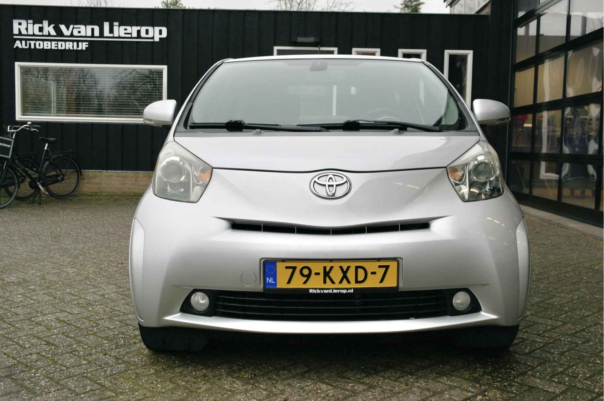 Toyota iQ 1.0 VVTi Aspiration | NL-Auto | Cruise | €22,- Wegenbelasting P/M | Dealer Onderhouden - 19/31