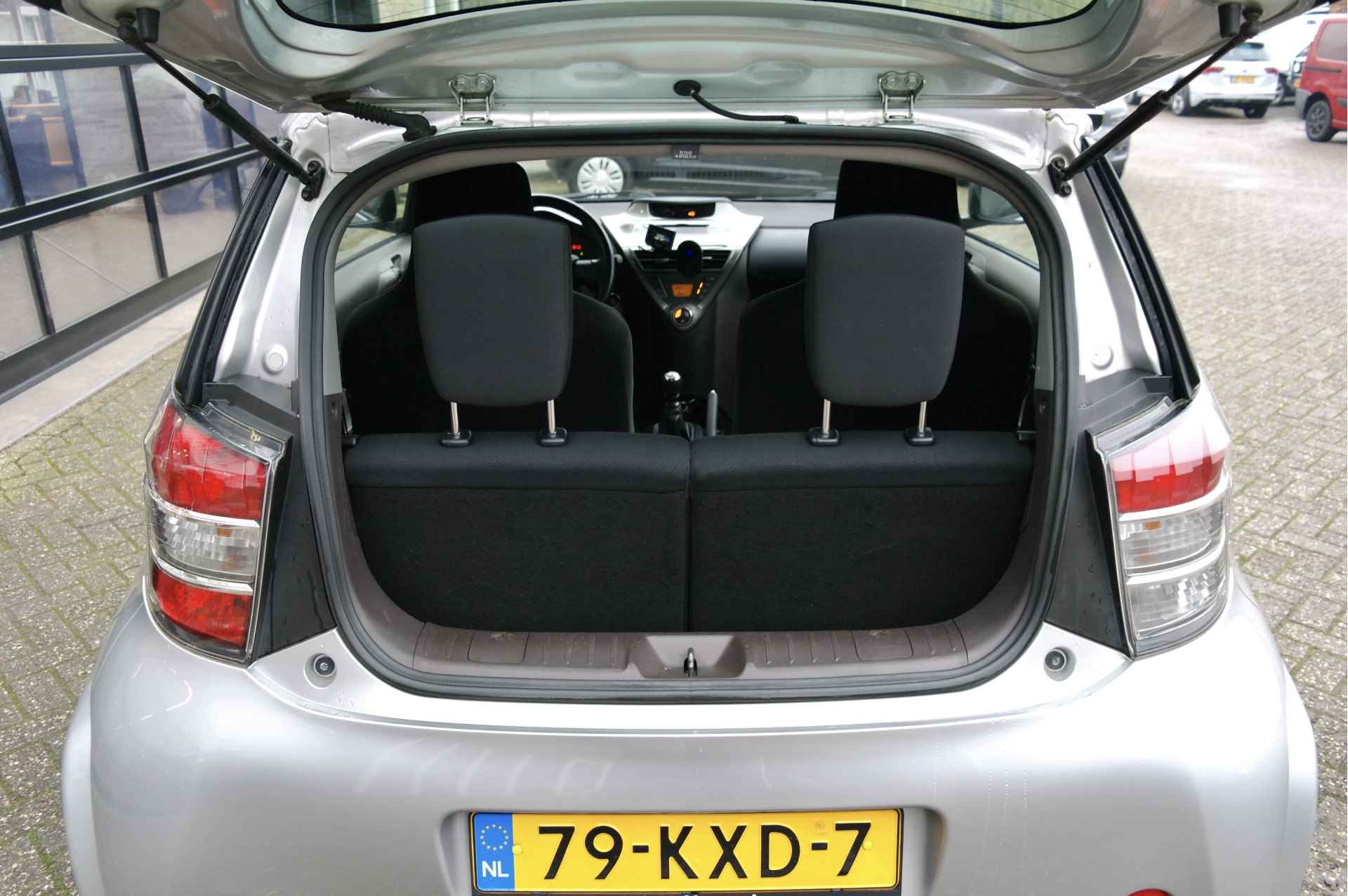 Toyota iQ 1.0 VVTi Aspiration | NL-Auto | Cruise | €22,- Wegenbelasting P/M | Dealer Onderhouden - 20/31