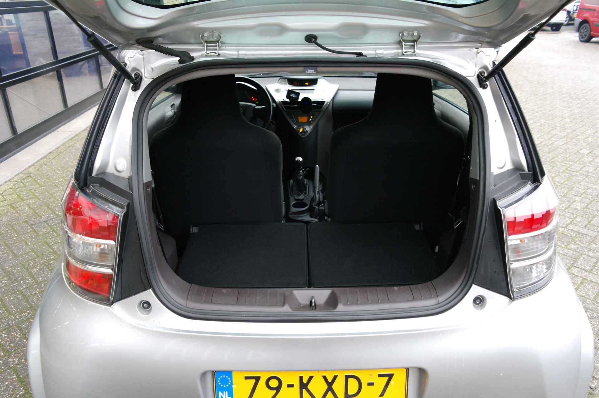 Toyota iQ 1.0 VVTi Aspiration | NL-Auto | Cruise | €22,- Wegenbelasting P/M | Dealer Onderhouden - 21/31