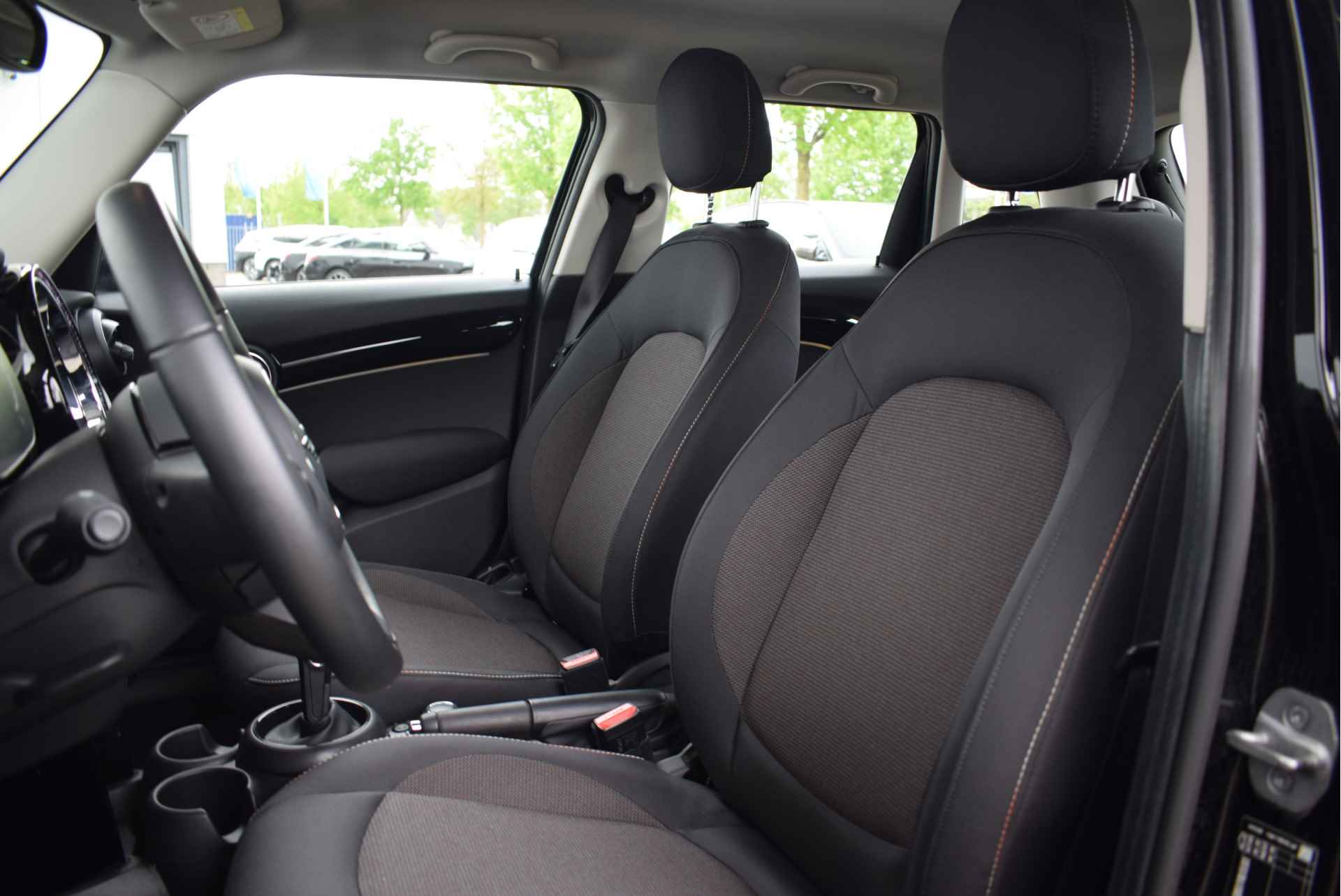 MINI Hatchback Cooper Essential Automaat / Multifunctioneel stuurwiel / LED / PDC achter / Cruise Control / Navigatie / Airconditioning - 5/22