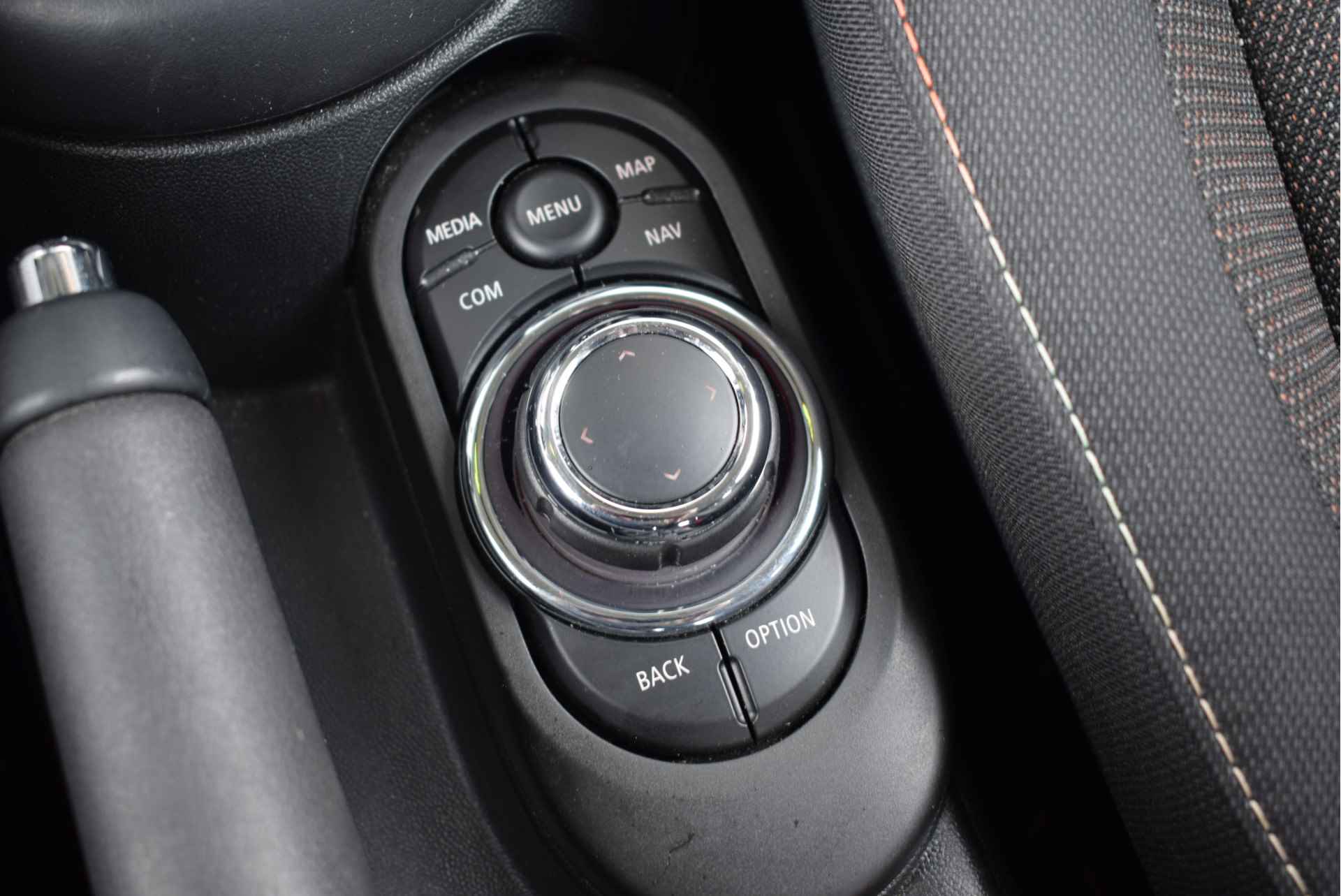 MINI Hatchback Cooper Essential Automaat / Multifunctioneel stuurwiel / LED / PDC achter / Cruise Control / Navigatie / Airconditioning - 21/22