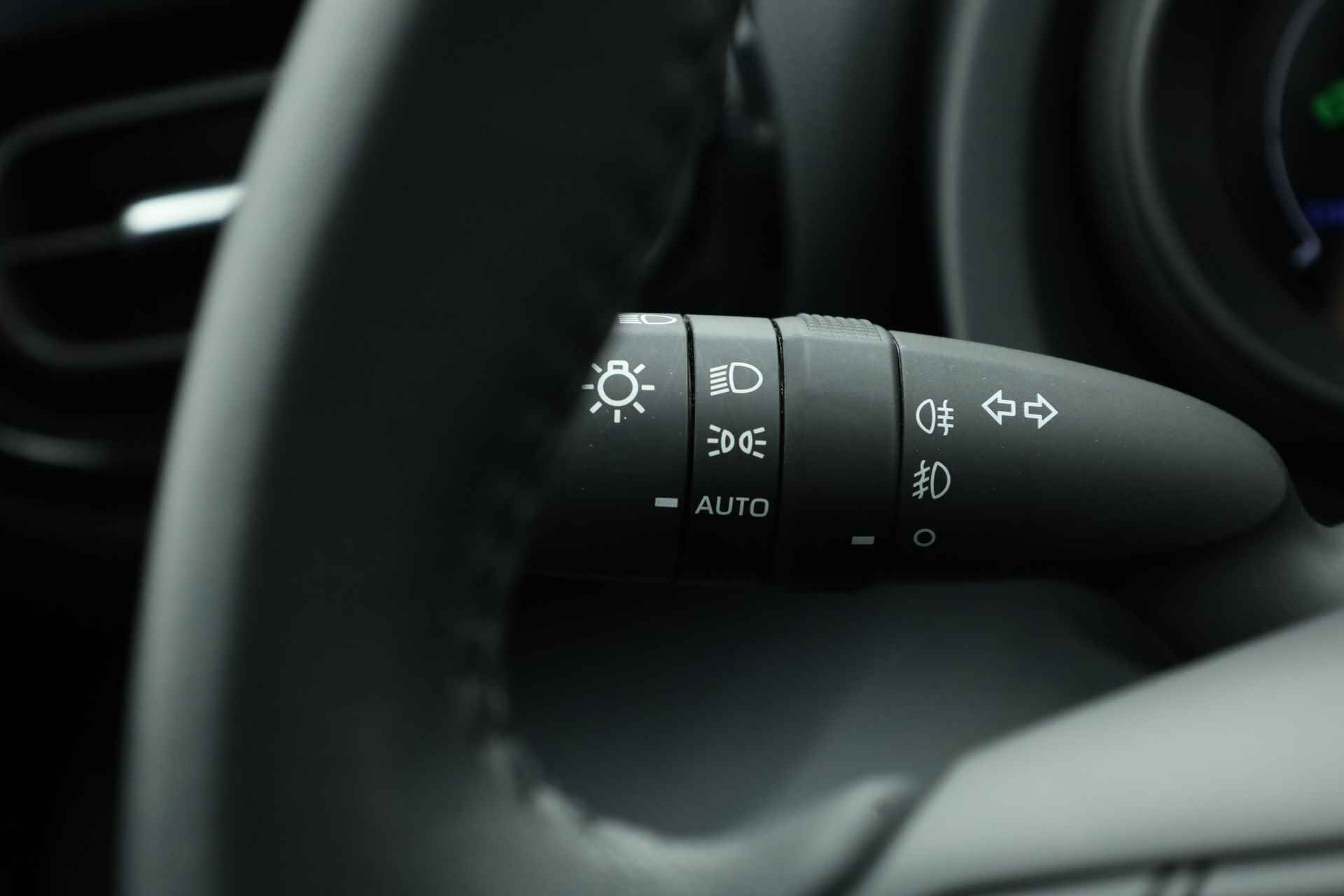Toyota Yaris 1.5 Hybrid Dynamic | Navi by App | Adapt. Cruise | Keyless | Camera | Apple CarPlay - 10/28