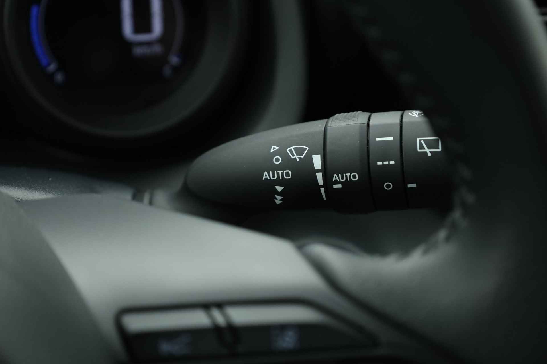 Toyota Yaris 1.5 Hybrid Dynamic | Navi by App | Adapt. Cruise | Keyless | Camera | Apple CarPlay - 13/28