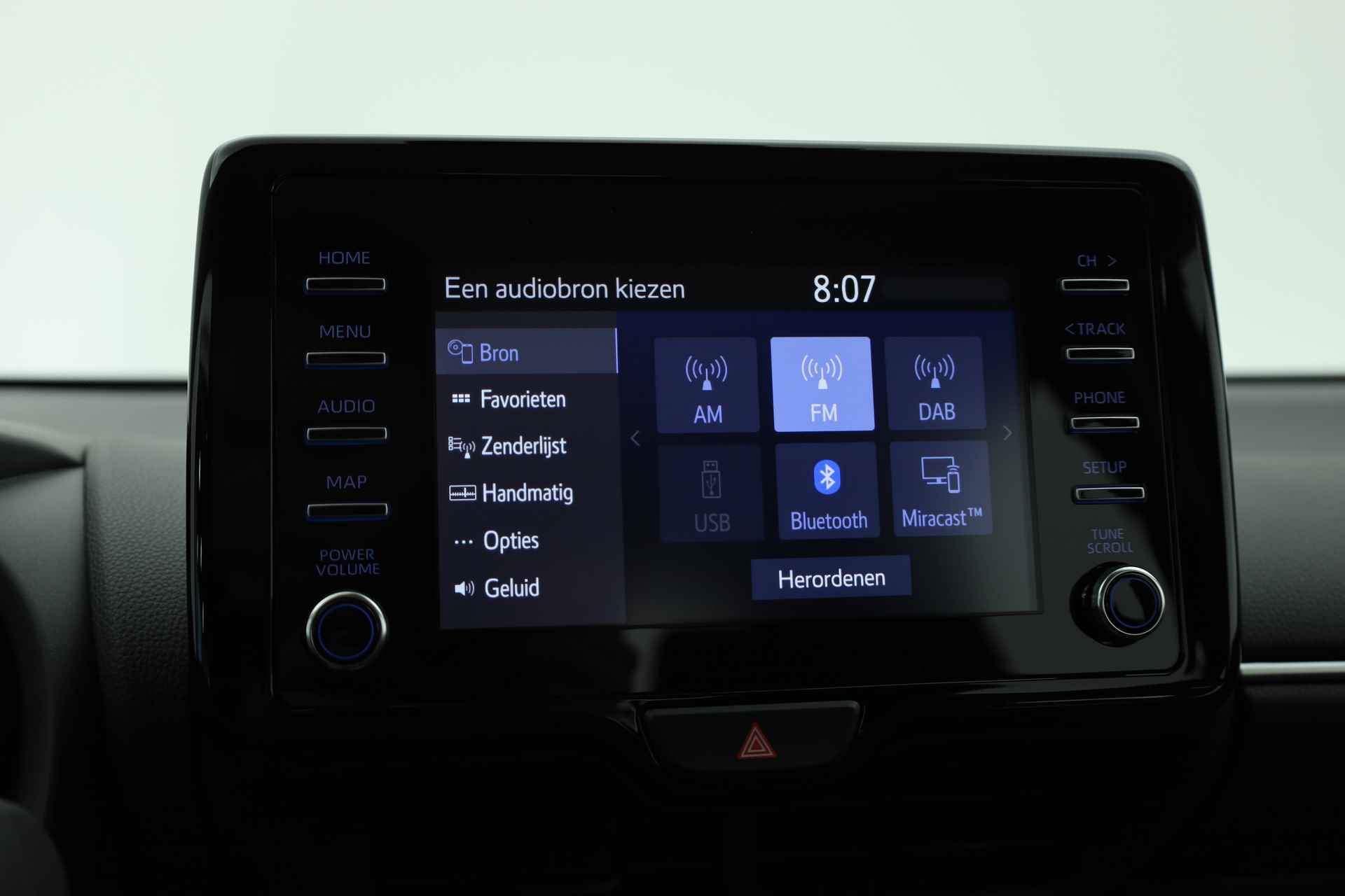 Toyota Yaris 1.5 Hybrid Dynamic | Navi by App | Adapt. Cruise | Keyless | Camera | Apple CarPlay - 14/28