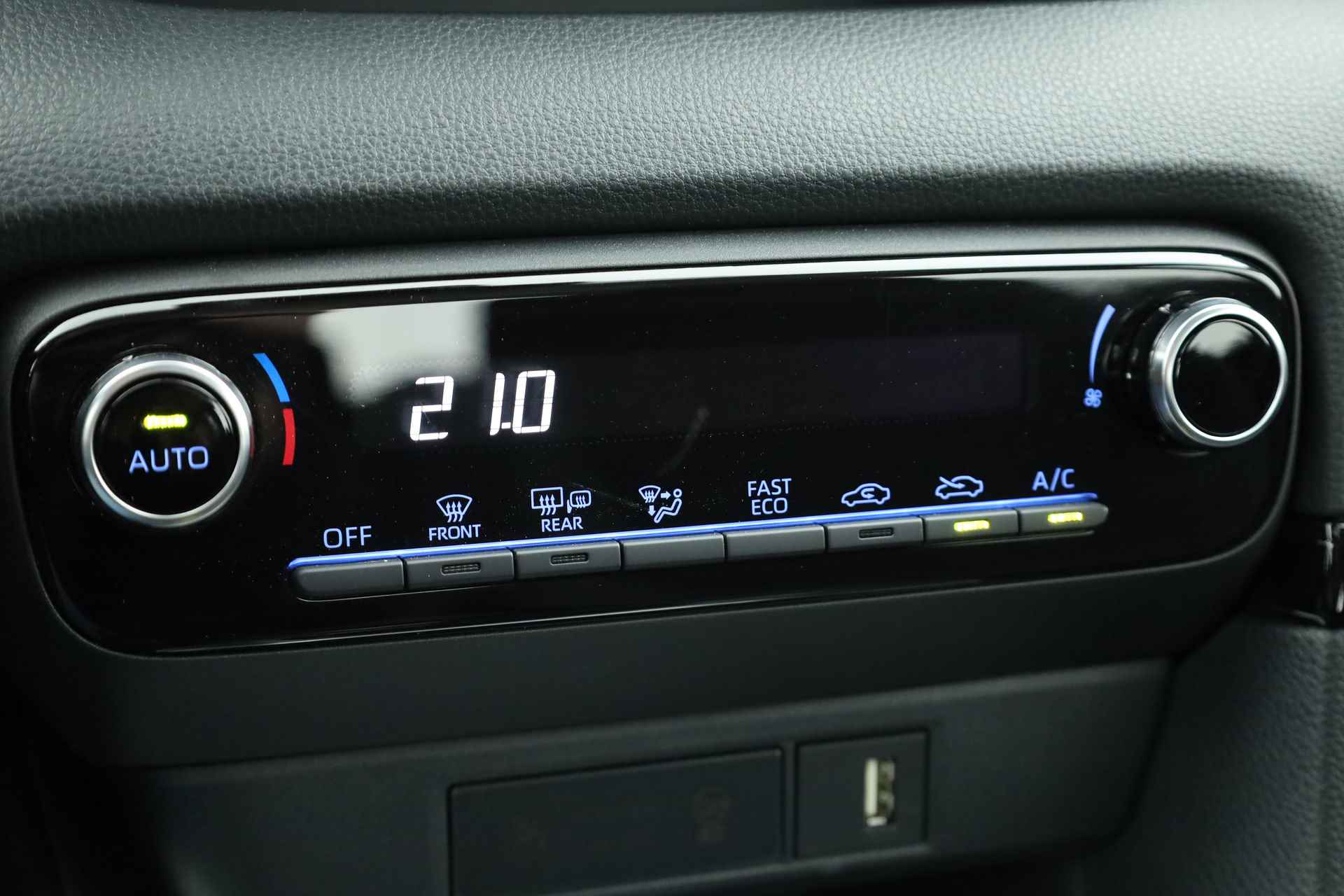 Toyota Yaris 1.5 Hybrid Dynamic | Navi by App | Adapt. Cruise | Keyless | Camera | Apple CarPlay - 16/28