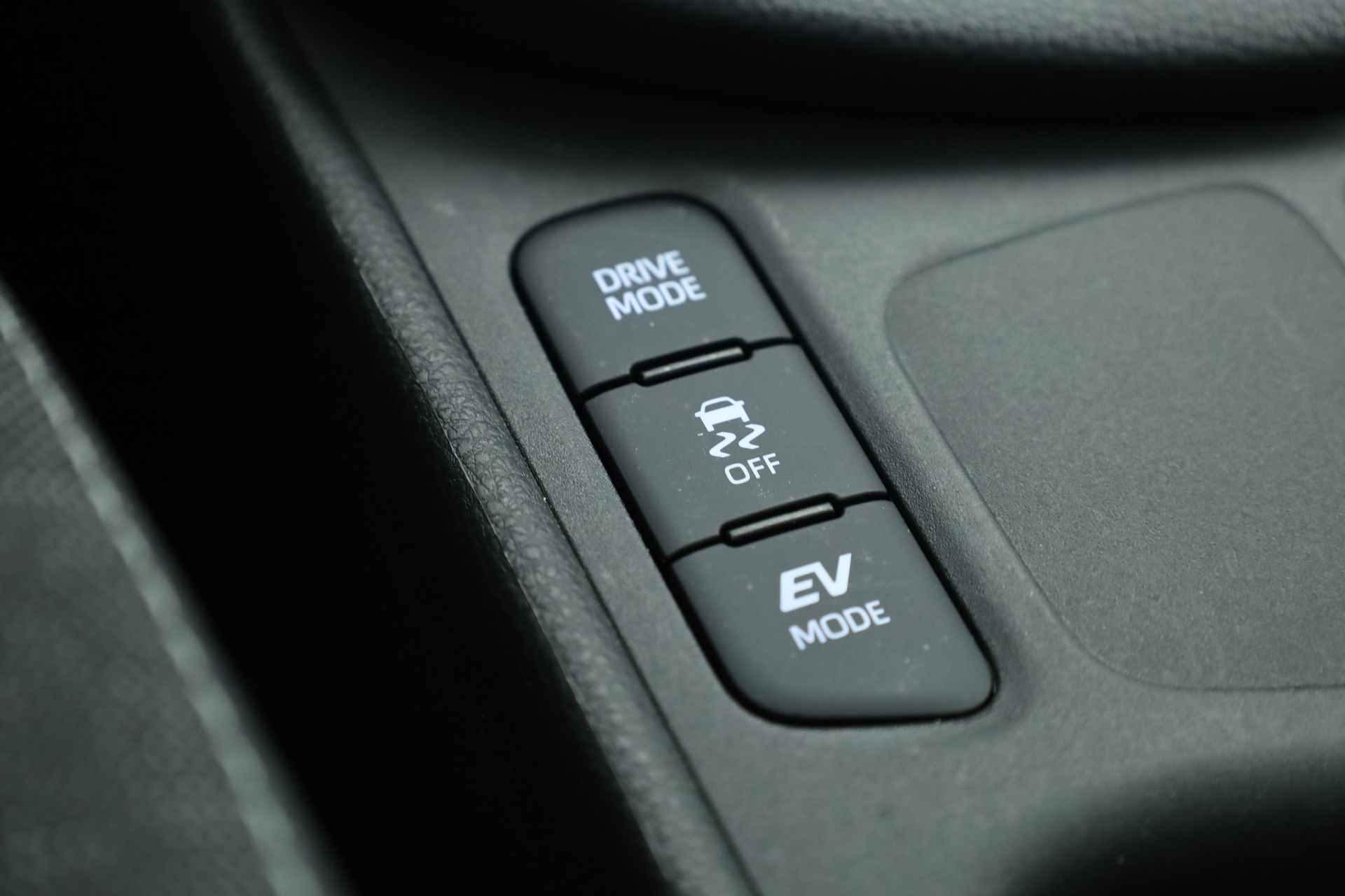 Toyota Yaris 1.5 Hybrid Dynamic | Navi by App | Adapt. Cruise | Keyless | Camera | Apple CarPlay - 17/28