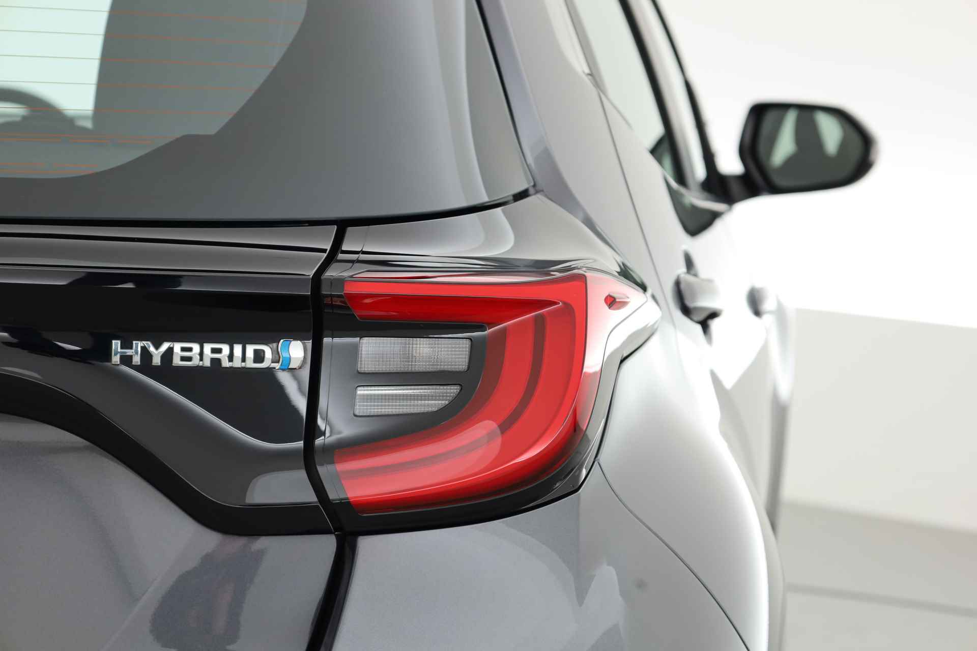 Toyota Yaris 1.5 Hybrid Dynamic | Navi by App | Adapt. Cruise | Keyless | Camera | Apple CarPlay - 28/28