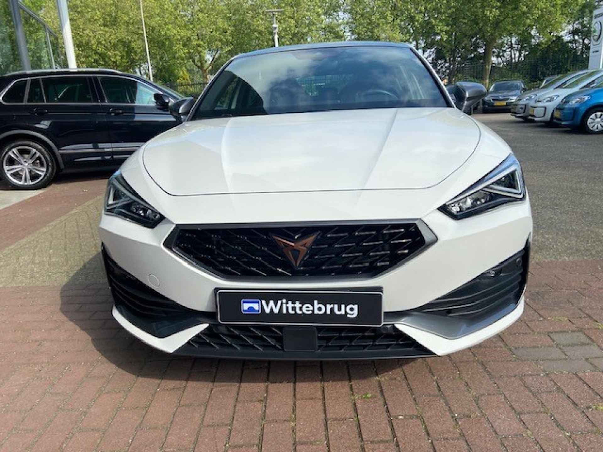 CUPRA Leon Sportstourer 1.4 e-Hybrid VZ Adrenaline Performance / Panoramadak / SuperSportStuur / Navigatie / Kuipstoelen / Camera / Keyless / Stuur En Stoelverwarming / 19" LMV - 4/22