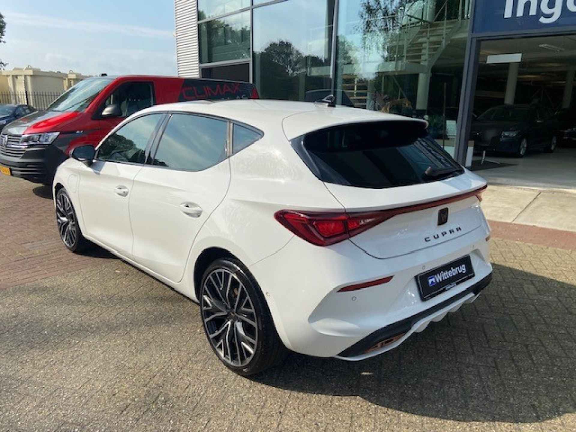 CUPRA Leon Sportstourer 1.4 e-Hybrid VZ Adrenaline Performance / Panoramadak / SuperSportStuur / Navigatie / Kuipstoelen / Camera / Keyless / Stuur En Stoelverwarming / 19" LMV - 6/22