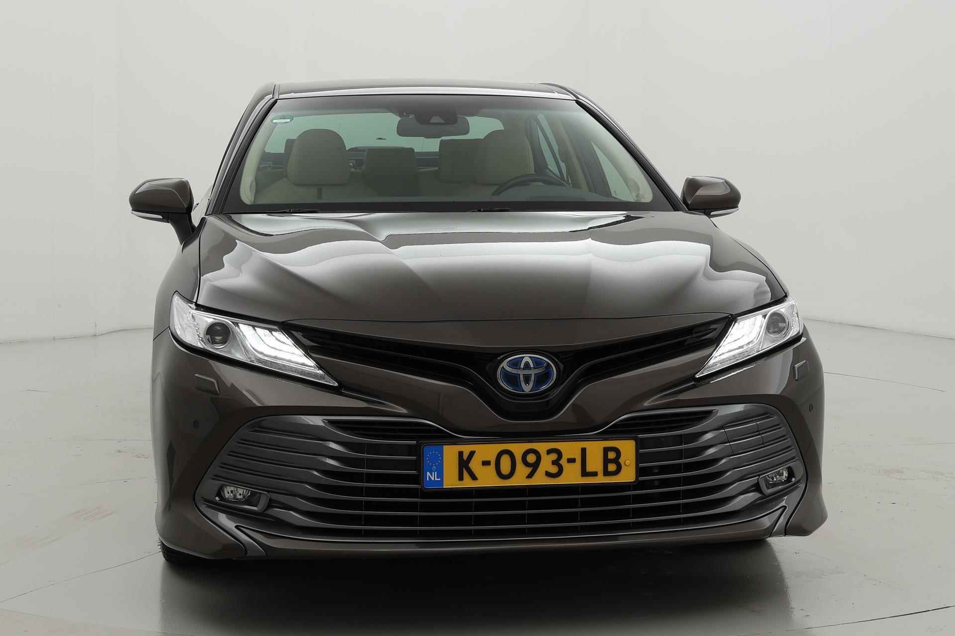 Toyota Camry 2.5 Hybrid Premium Automaat - 27/39