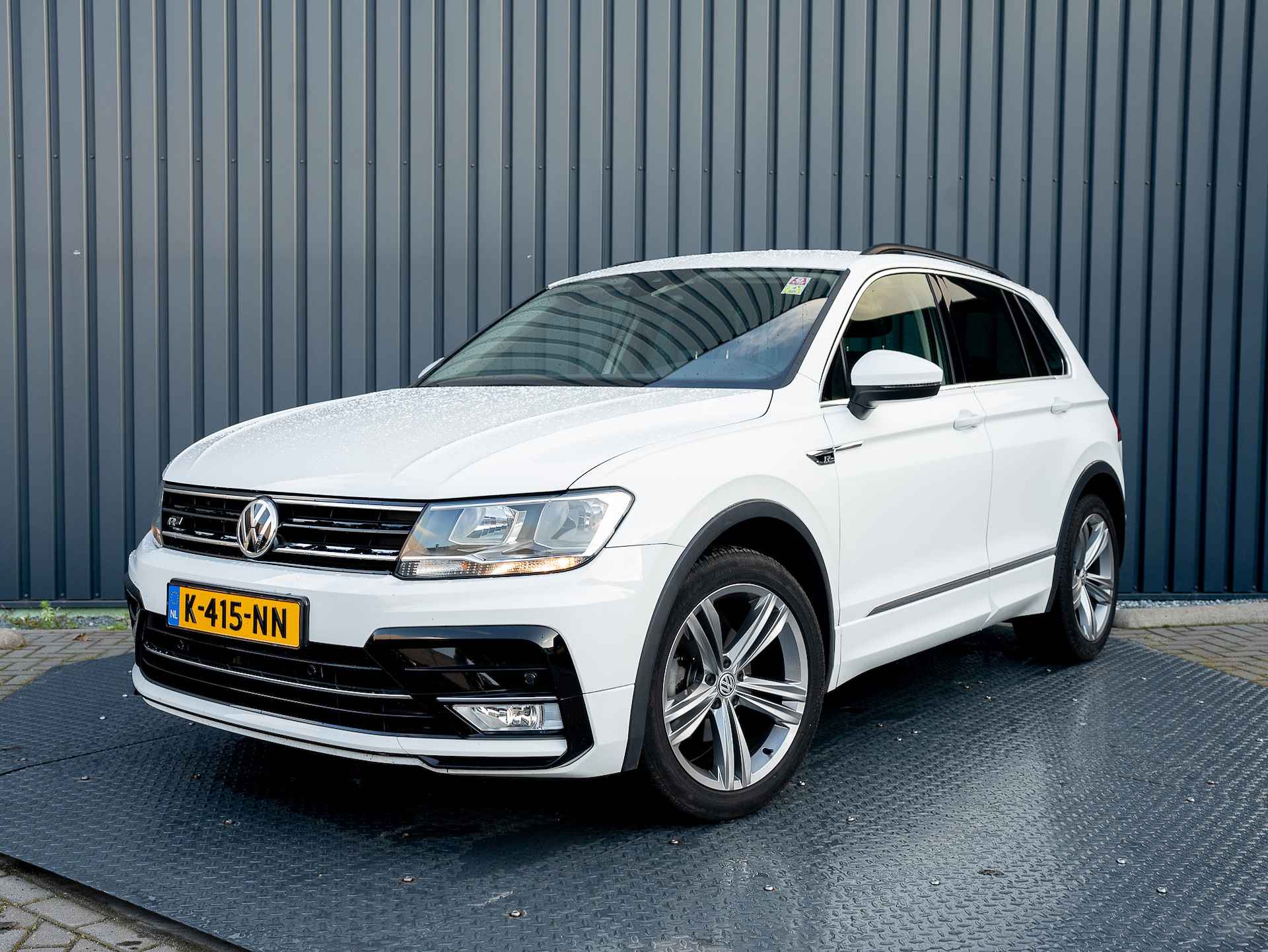 Volkswagen Tiguan 1.4 TSI 150Pk DSG R-Line | Trekhaak afnb. | Elek Klep. | Stoelverwarming | ACC | 19'' | Prijs Rijklaar!! - 46/49