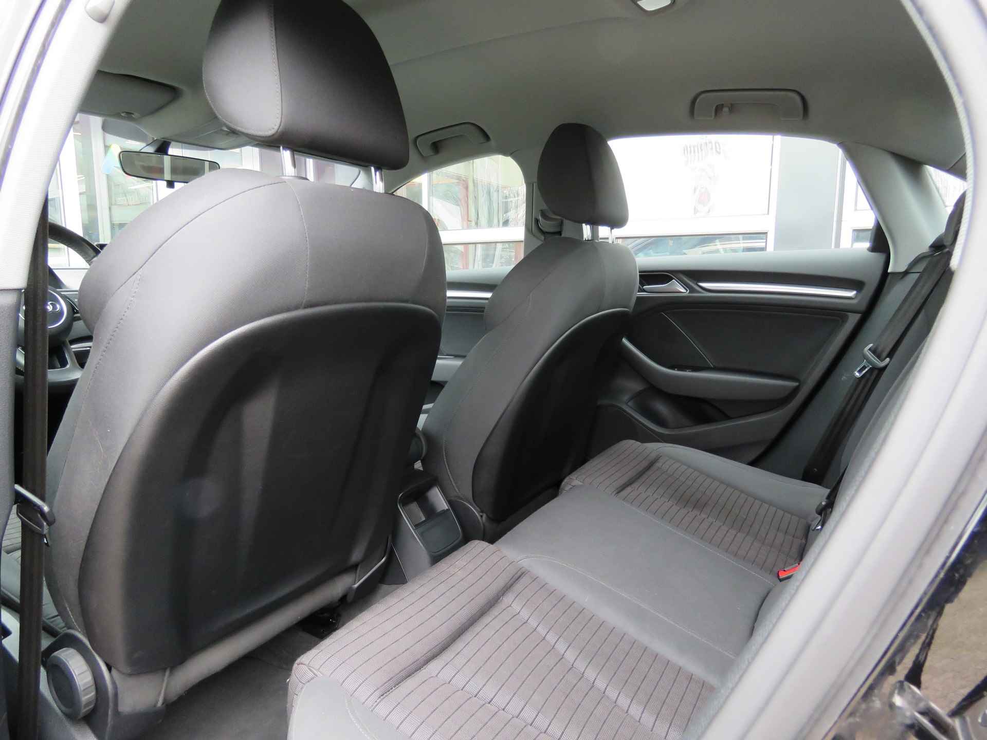 Audi A3 Limousine 1.0 115pk TFSI Sport Edition / Led Dyn. / 18 Inch / Navi / BOVAG garantie - 16/44