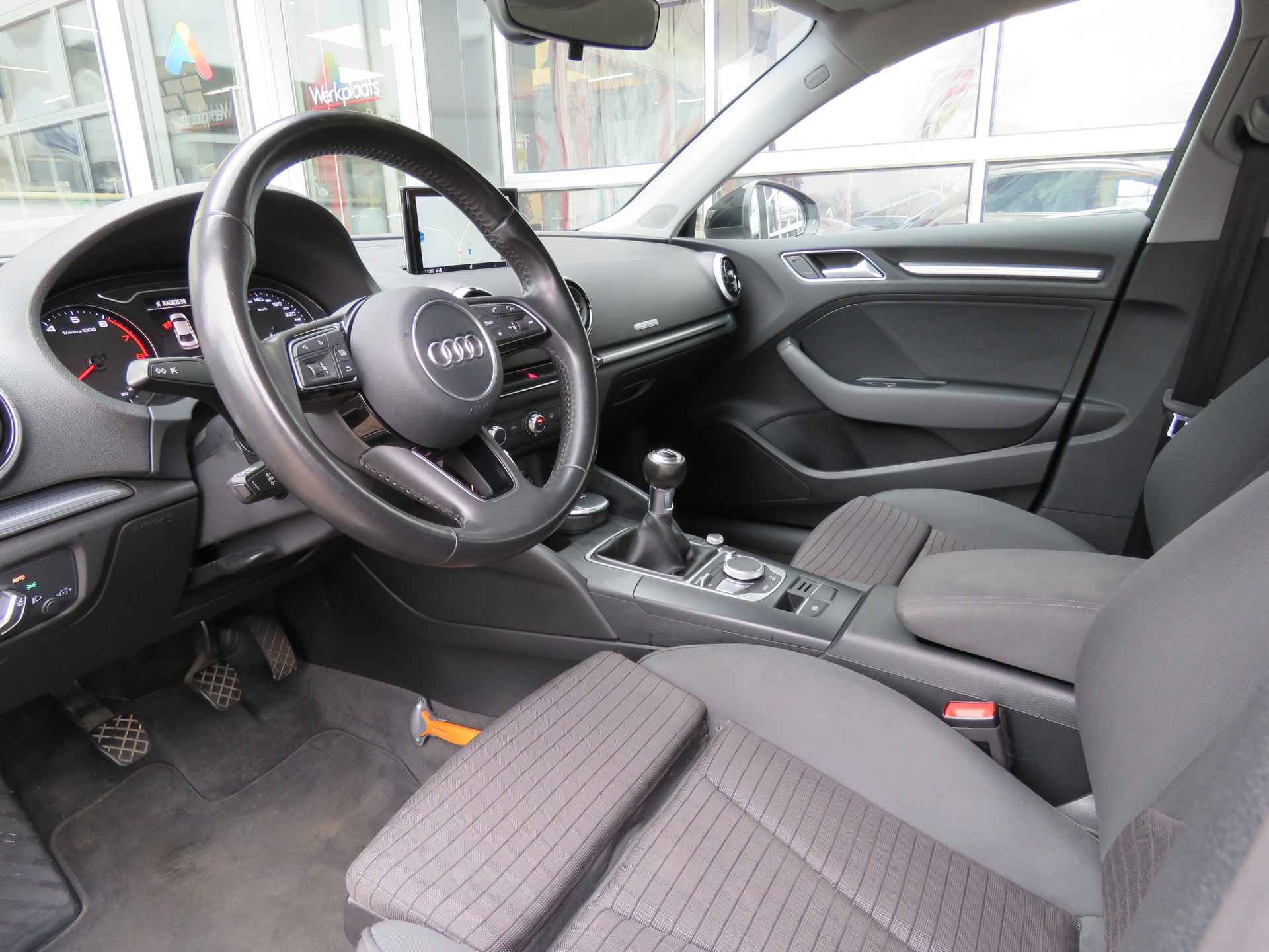 Audi A3 Limousine 1.0 115pk TFSI Sport Edition / Led Dyn. / 18 Inch / Navi / BOVAG garantie - 18/44