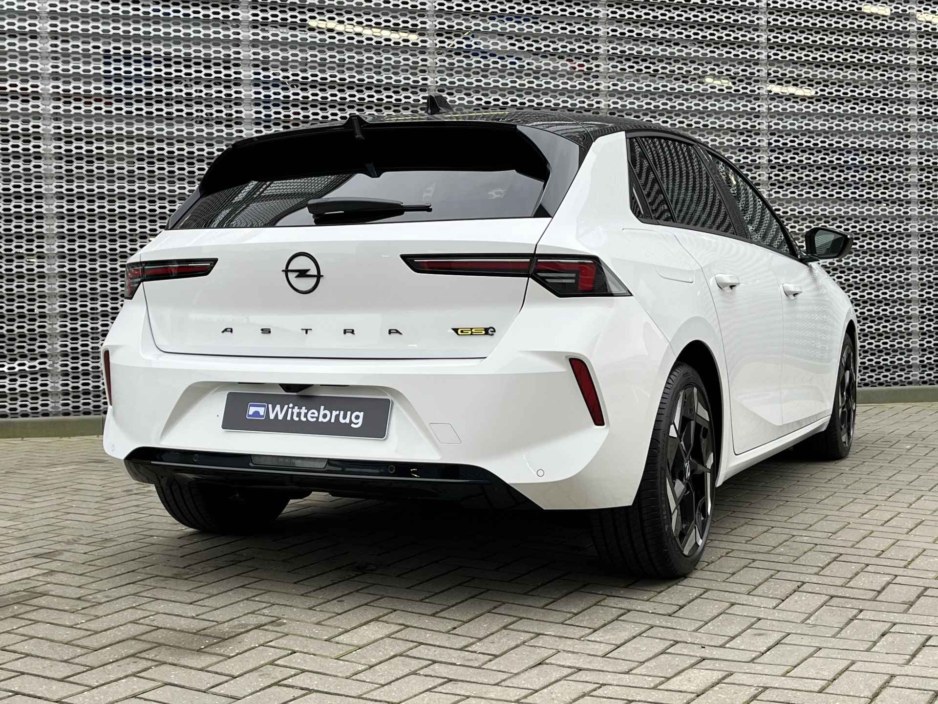 Opel Astra 1.6 Turbo Hybrid GSe | Navigatie | 360 Graden Camera | Alcantara Bekleding - 9/18