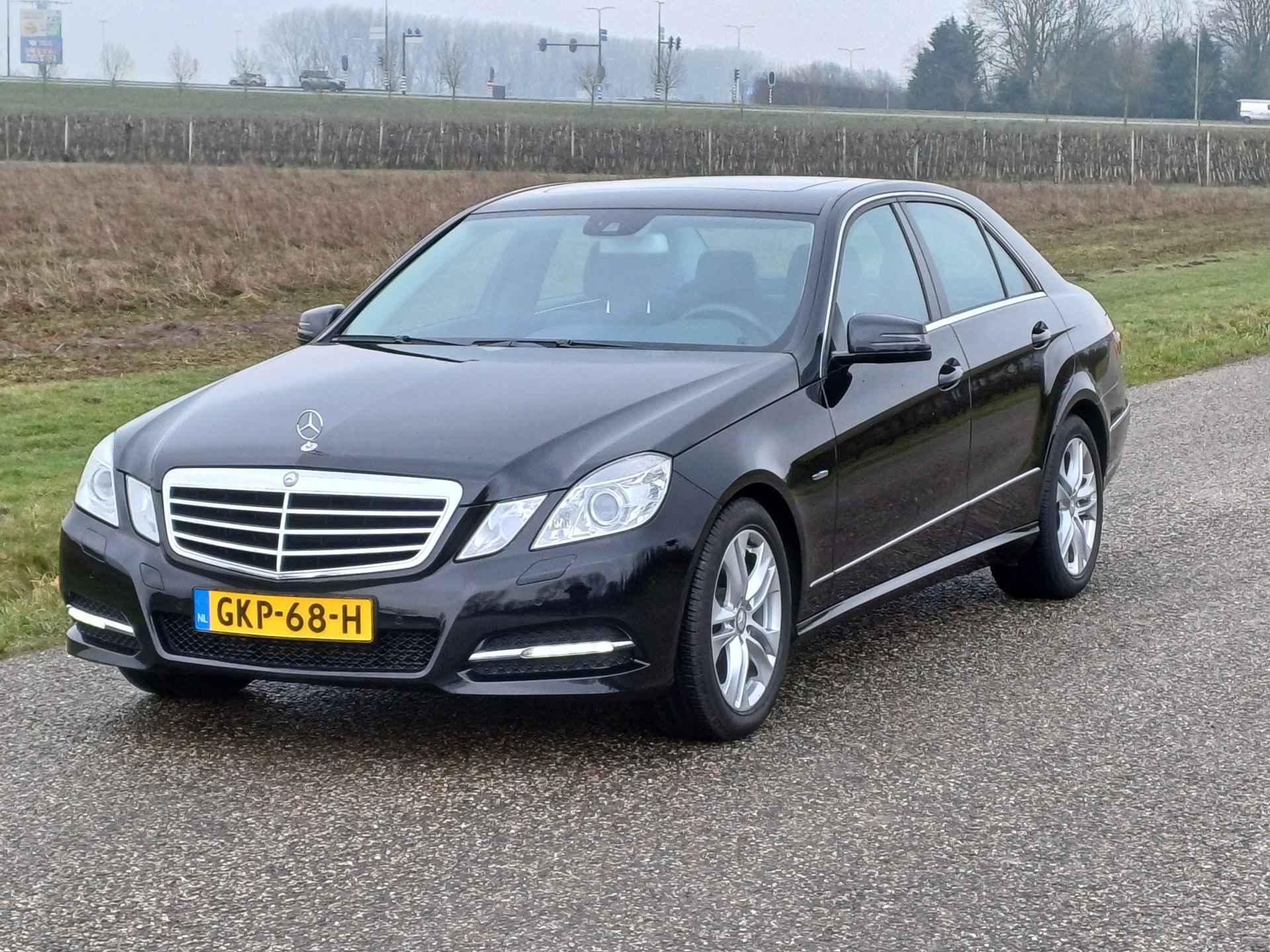 Mercedes-Benz E-Klasse 200 CGI Avantgarde /Schuifdak/Xenon/Navi/Cruise/Hout/Nieuwstaat/ - 4/47