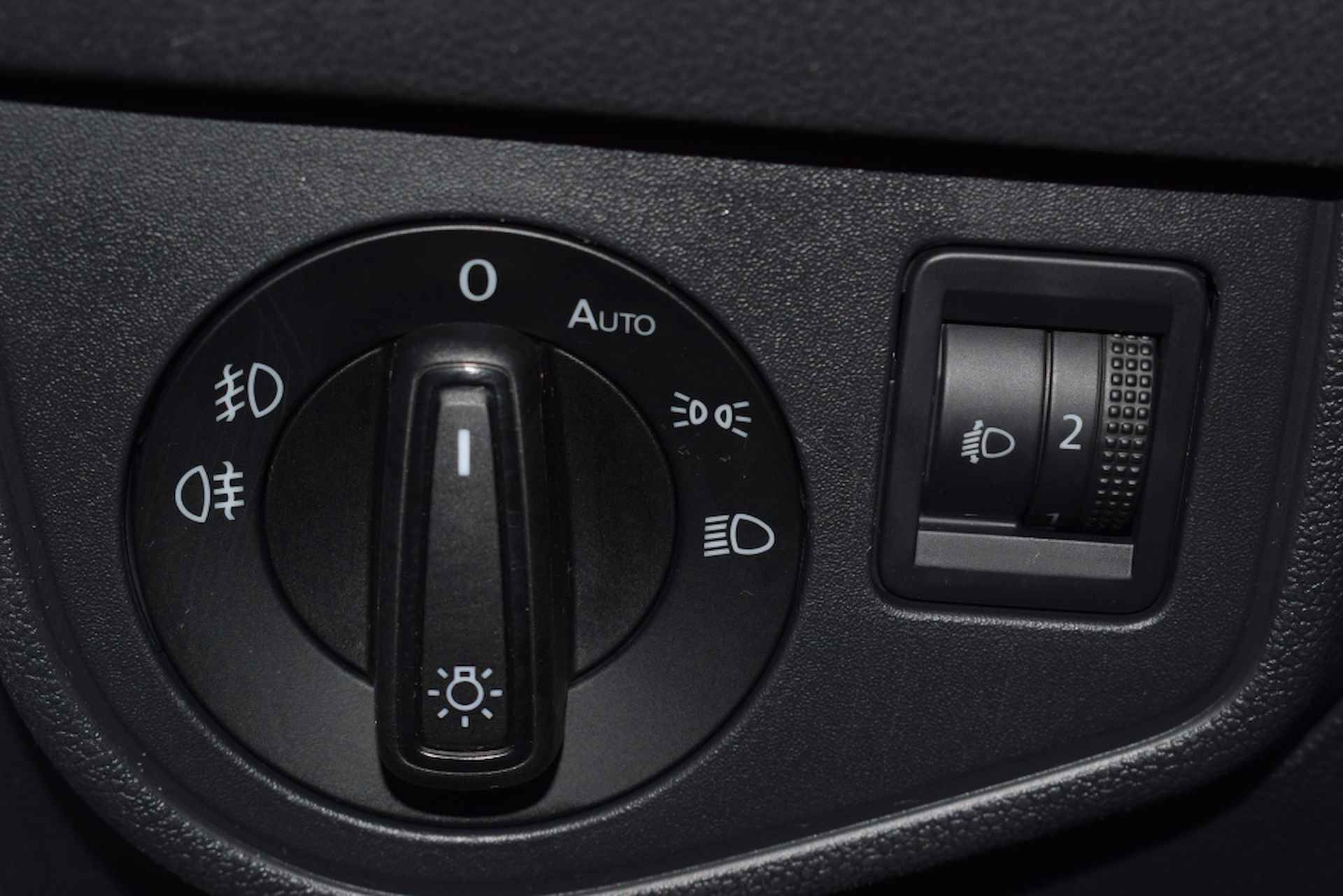Volkswagen Polo 1.0 TSI Comfortline AUTOMAAT | NAVI | CARPLAY | AIRCO | ADAP. CR - 10/22