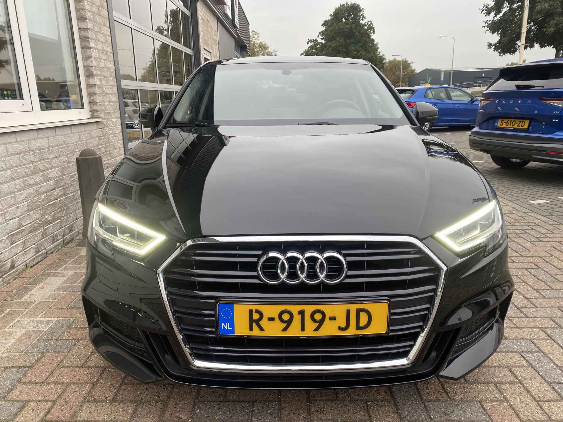 Audi A3 Sportback 40 TFSI S-Line / AUTOMAAT/ TREKHAAK/ 190 PK/ PARK. SENSOREN/ CRUISE/ STOEL EN STUUR VERWARM./ APP CONNECT/ CLIMA/ - 33/41