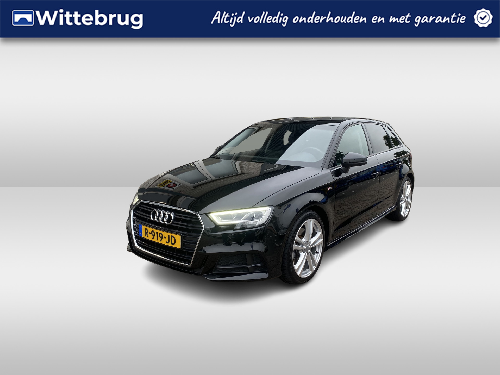 Audi A3 Sportback 40 TFSI S-Line / AUTOMAAT/ TREKHAAK/ 190 PK/ PARK. SENSOREN/ CRUISE/ STOEL EN STUUR VERWARM./ APP CONNECT/ CLIMA/