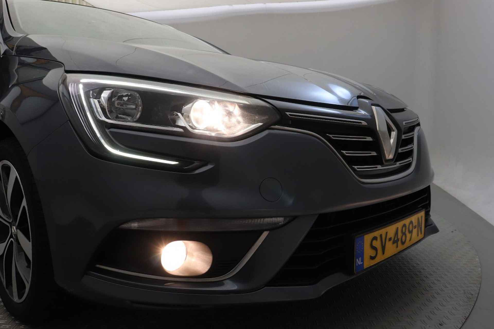 RENAULT Megane Estate 1.5 dCi Bose Automaat - Carplay, Clima - 24/27