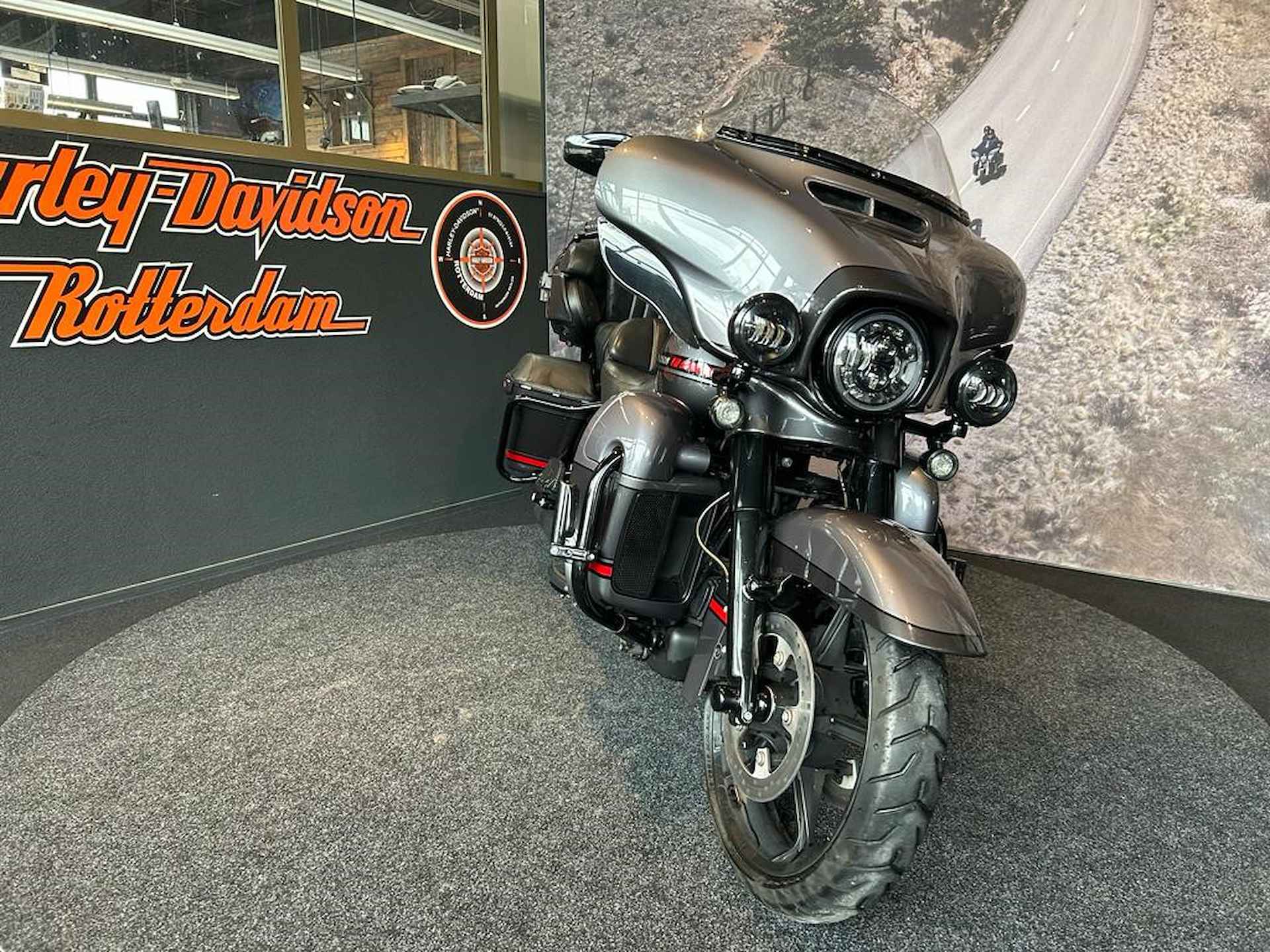 Harley-Davidson FLHTKSE CVO Ultra Limited - 4/19