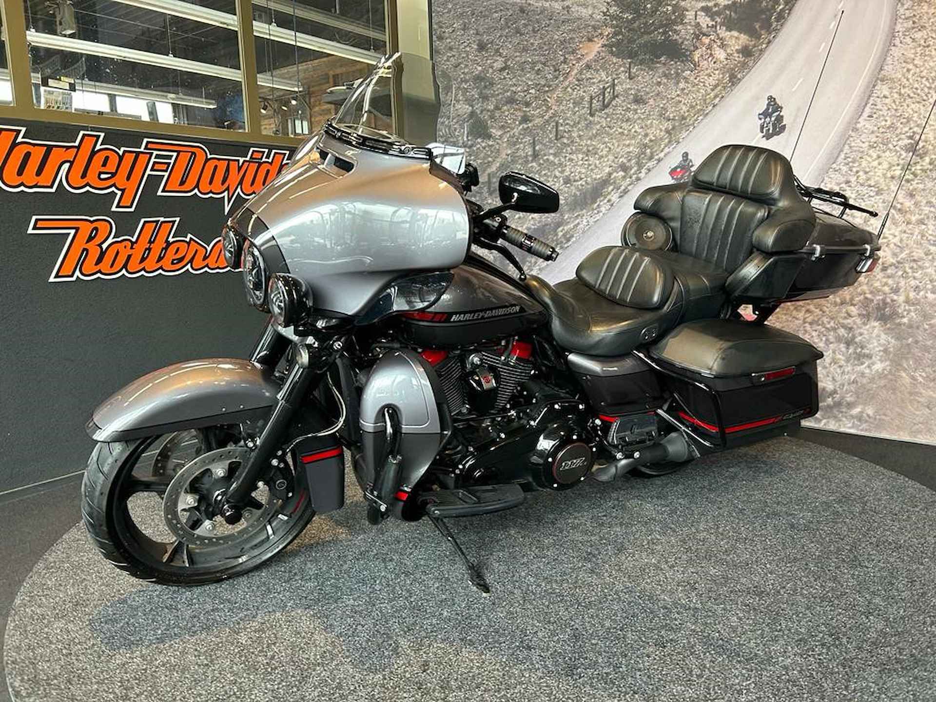 Harley-Davidson FLHTKSE CVO Ultra Limited - 10/19