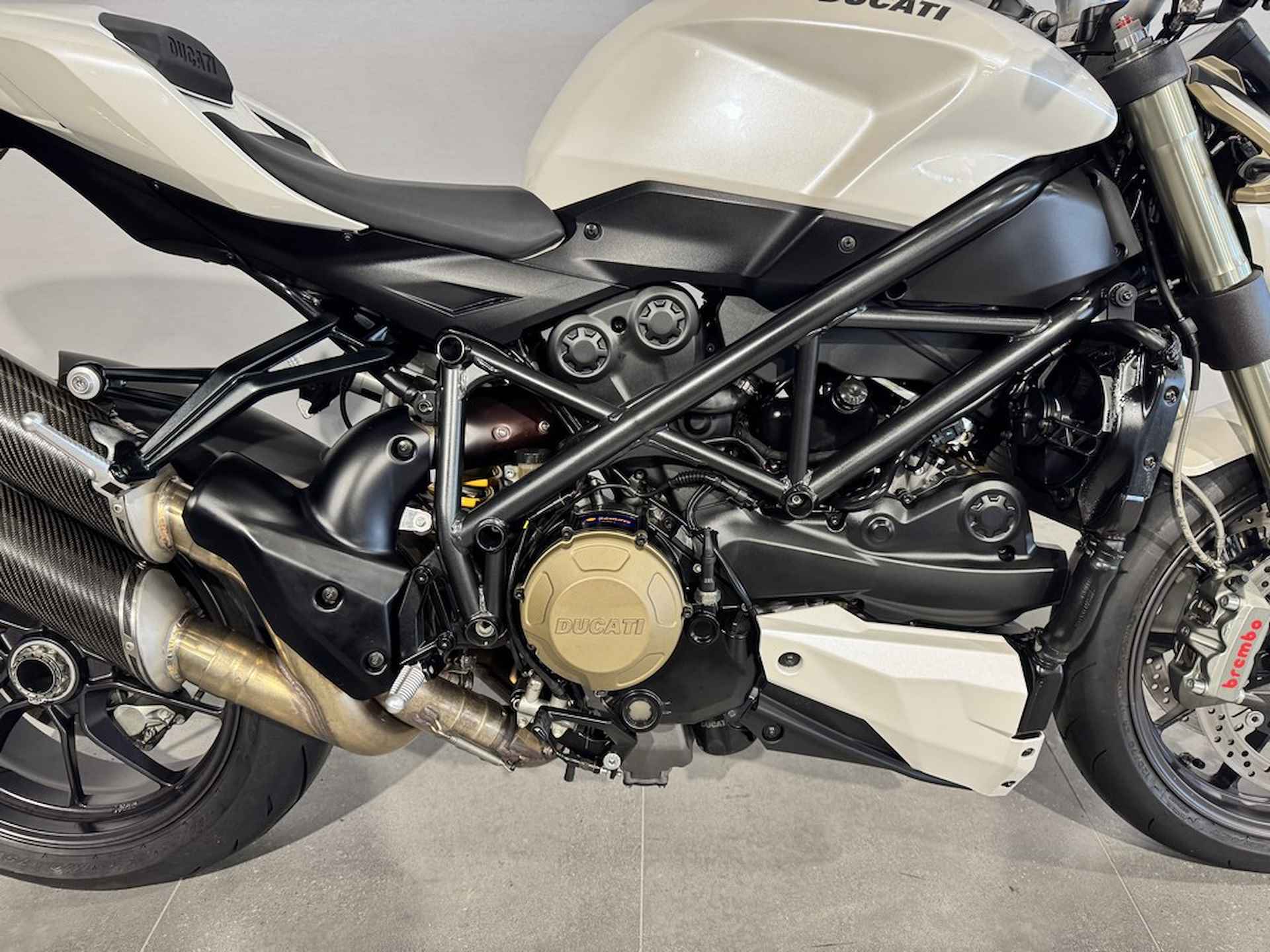 Ducati STREETFIGHTER 1098 - 4/8