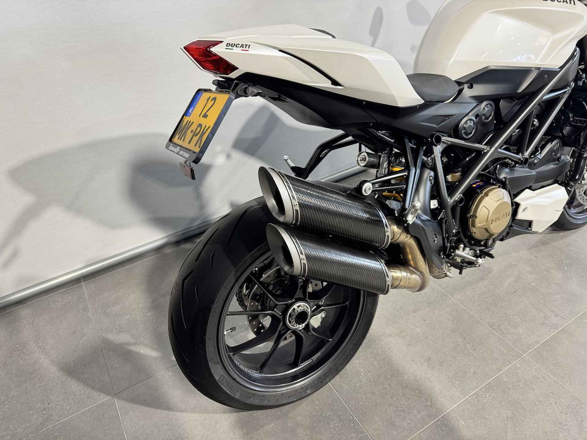 Ducati STREETFIGHTER 1098 - 6/8