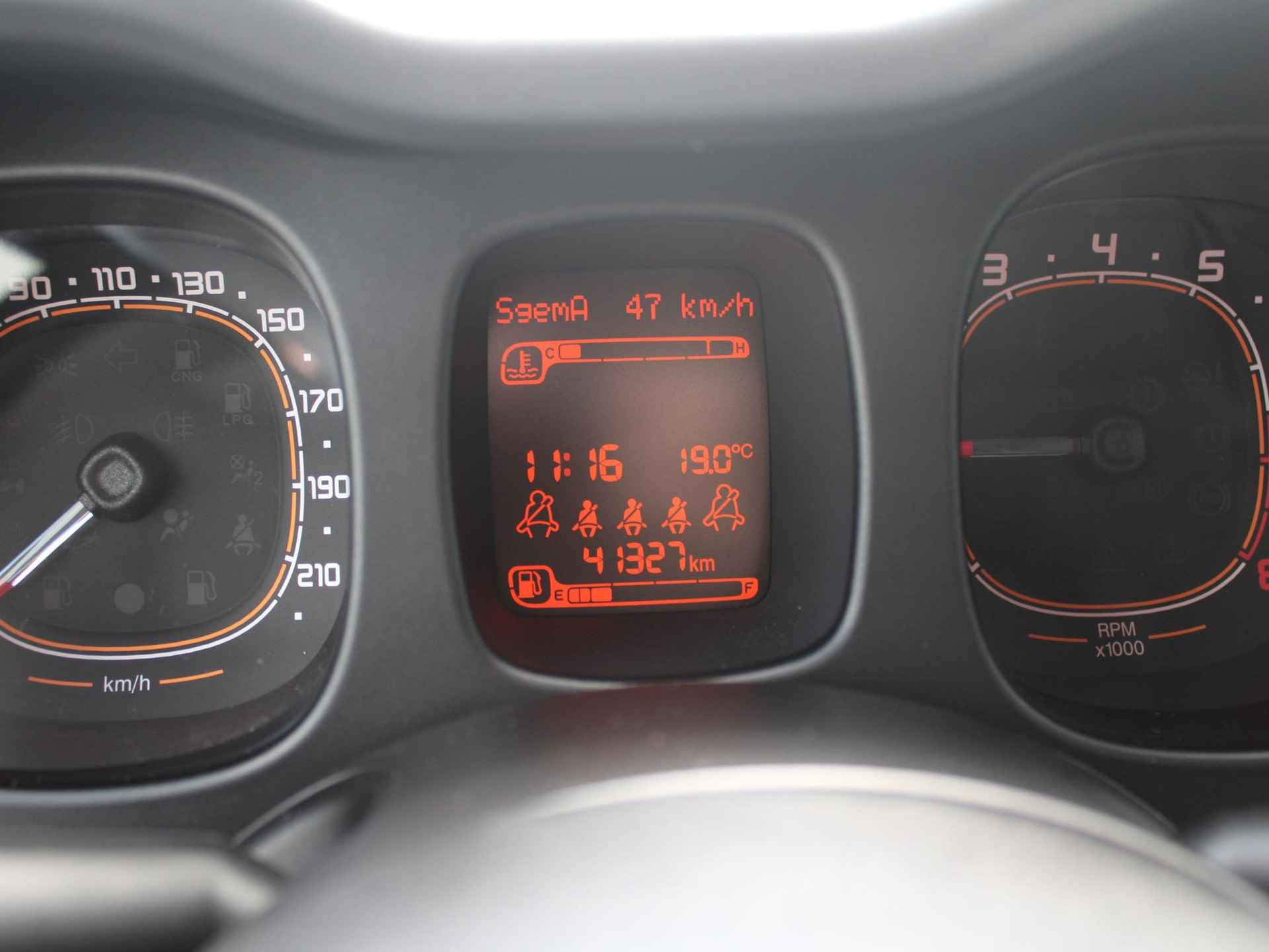 Fiat Panda TwinAir Turbo 85pk Lounge | Bluetooth | Airco | PDC - 11/21