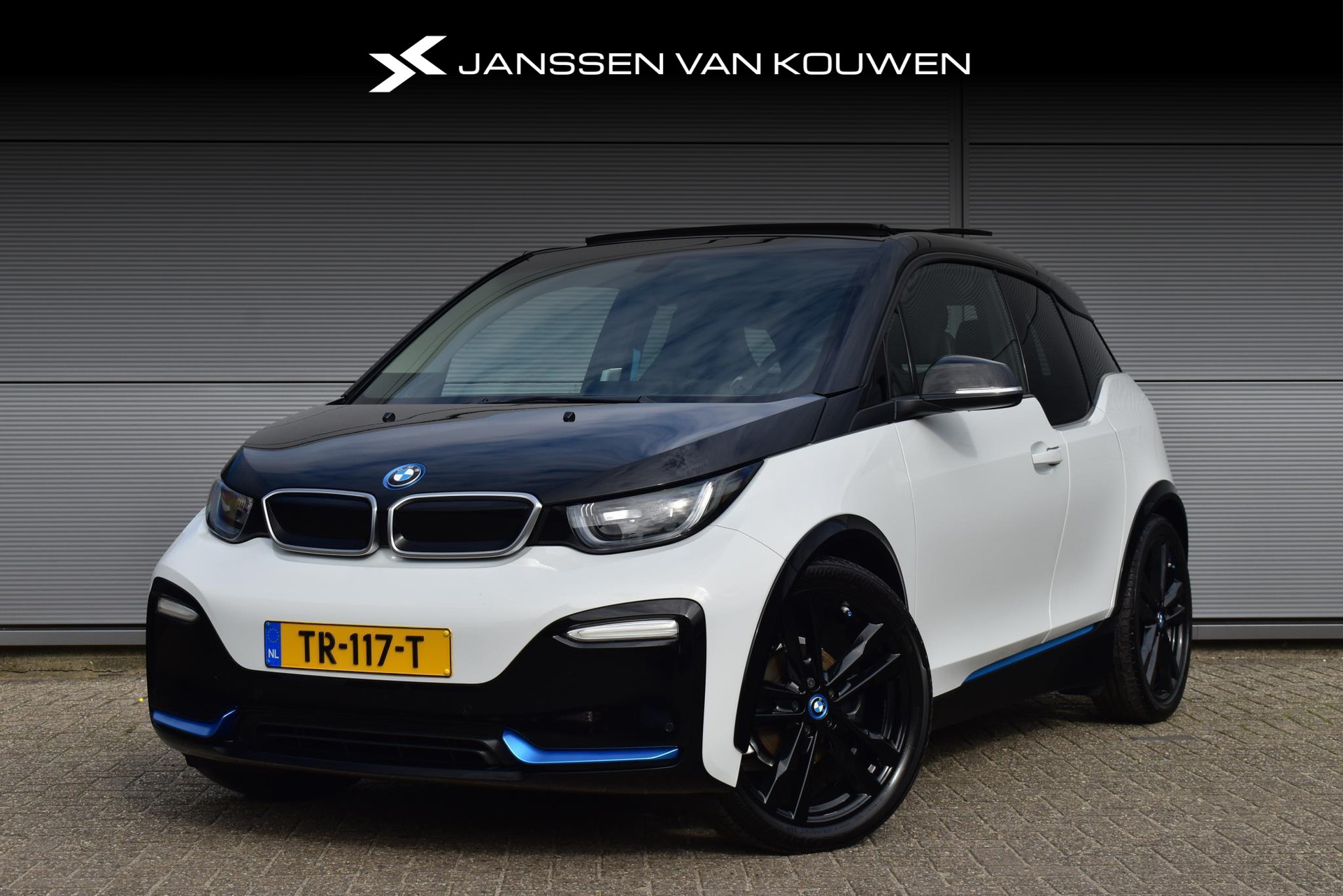 BMW i3 S iPerformance 94Ah 33 kWh / Panoramadak / 20" Velgen / Harman&Kardon