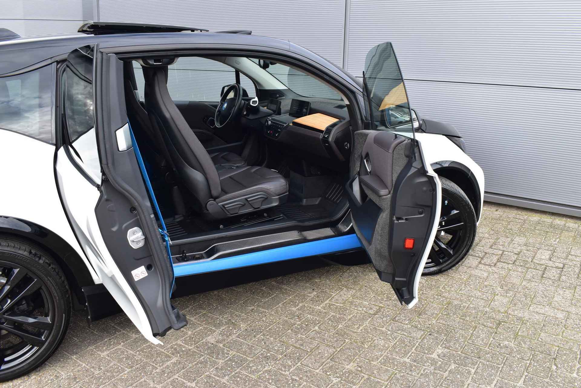 BMW i3 S iPerformance 94Ah 33 kWh / Panoramadak / 20" Velgen / Harman&Kardon - 24/41