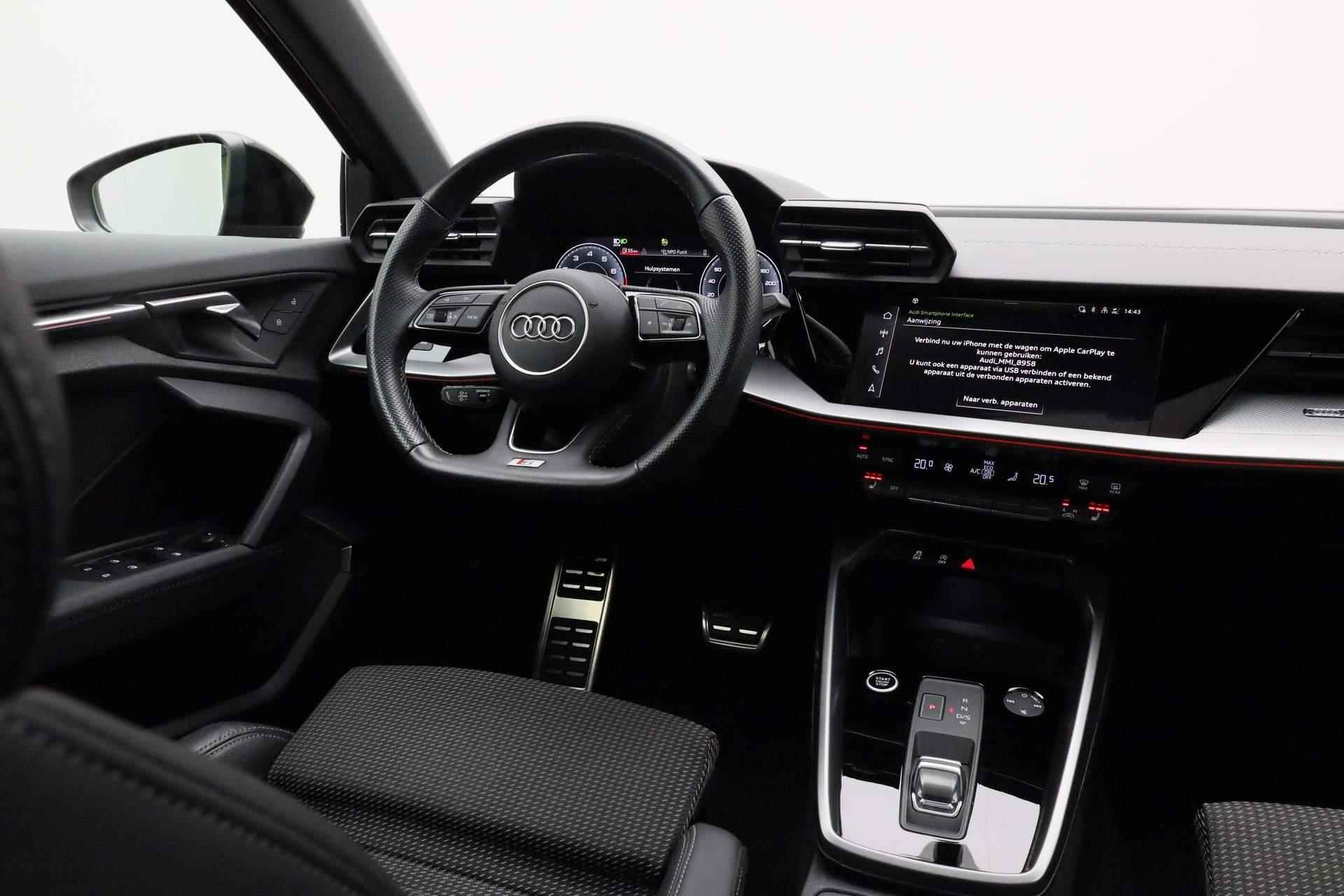 Audi A3 Sportback 35 TFSI 150PK S-tronic S edition | Pano | Matrix LED | B&O | ACC | 18 inch | Camera - 25/40