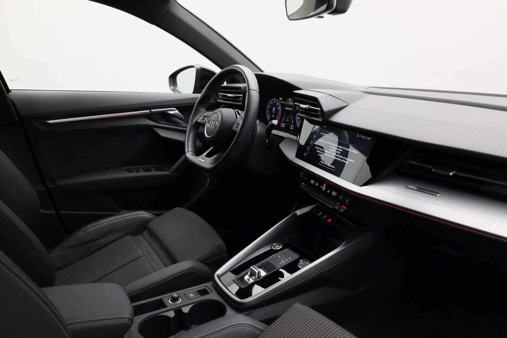 Audi A3 Sportback 35 TFSI 150PK S-tronic S edition | Pano | Matrix LED | B&O | ACC | 18 inch | Camera - 37/40