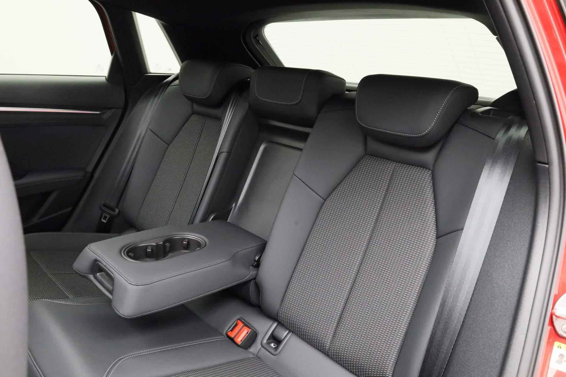 Audi A3 Sportback 35 TFSI 150PK S-tronic S edition | Pano | Matrix LED | B&O | ACC | 18 inch | Camera - 39/40