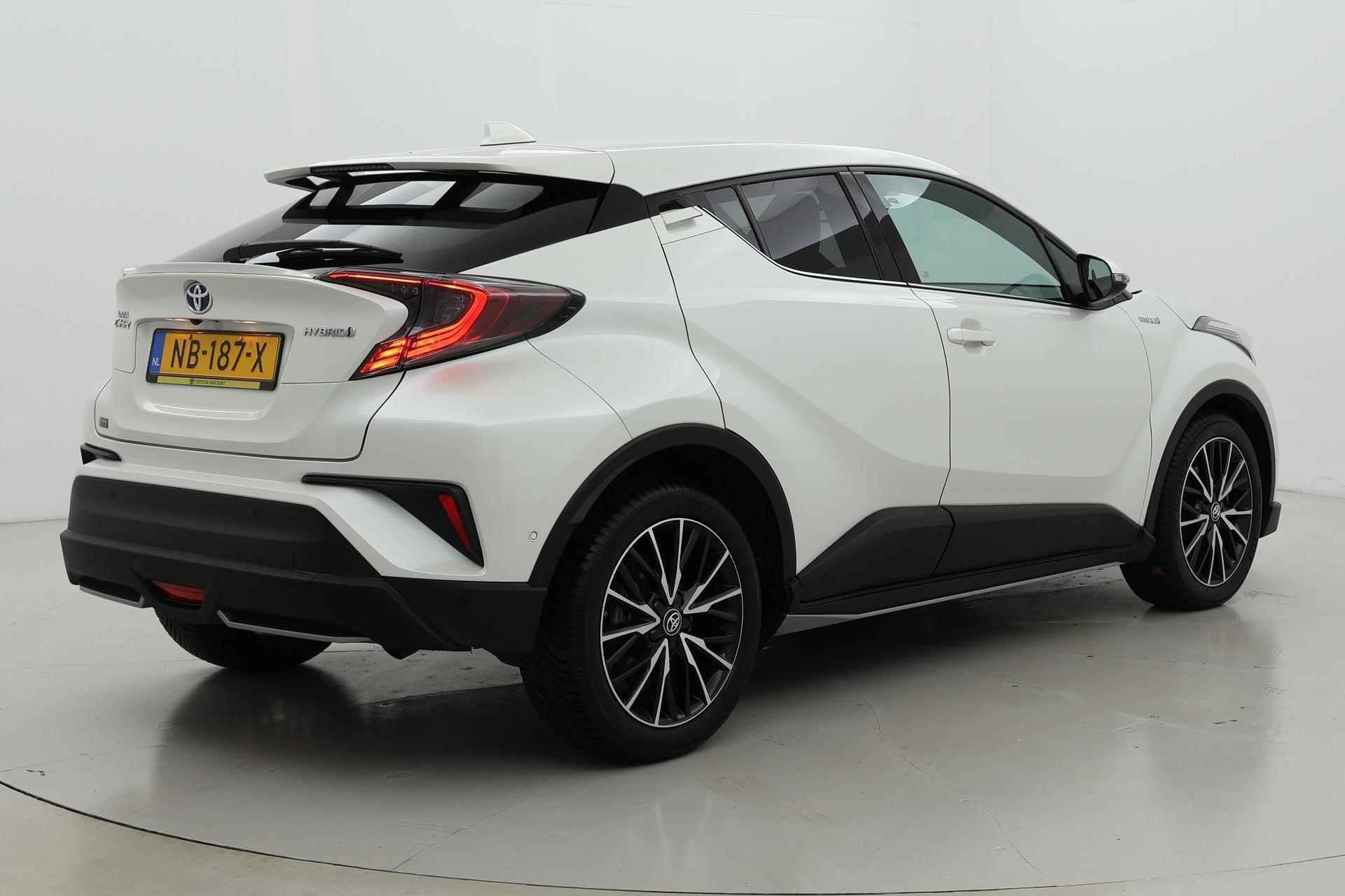 Toyota C-HR 1.8 Hybrid Premium | Dodehoek detectie | JBL | Navigatie | Stoelverwarming - 4/38