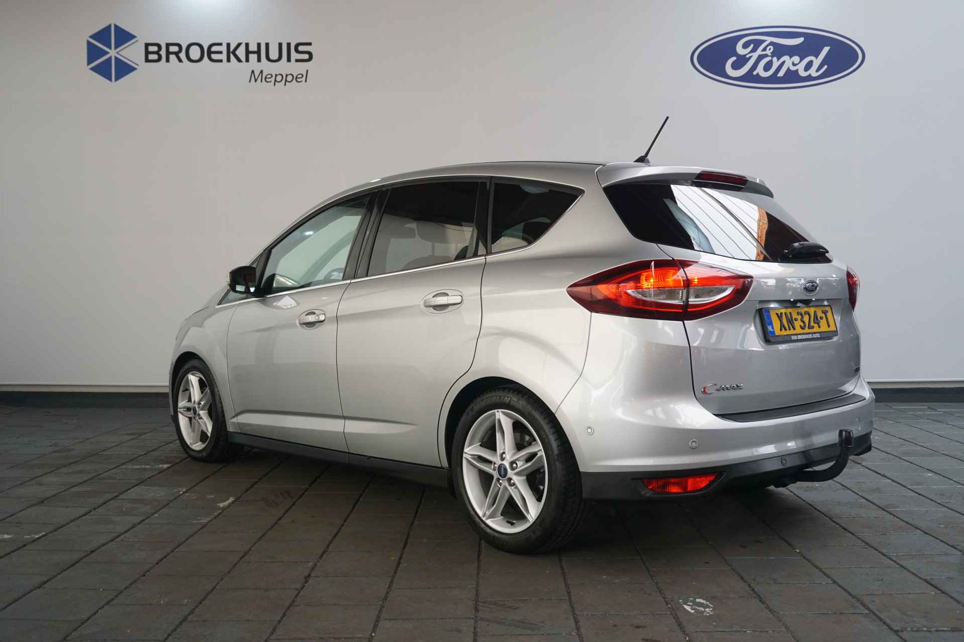 Ford C-MAX 1.0 Titanium | Trekhaak | Xenon | Stoel- en Stuurverwarming | Camera | Clima | Navi | 17 Inch | - 4/44