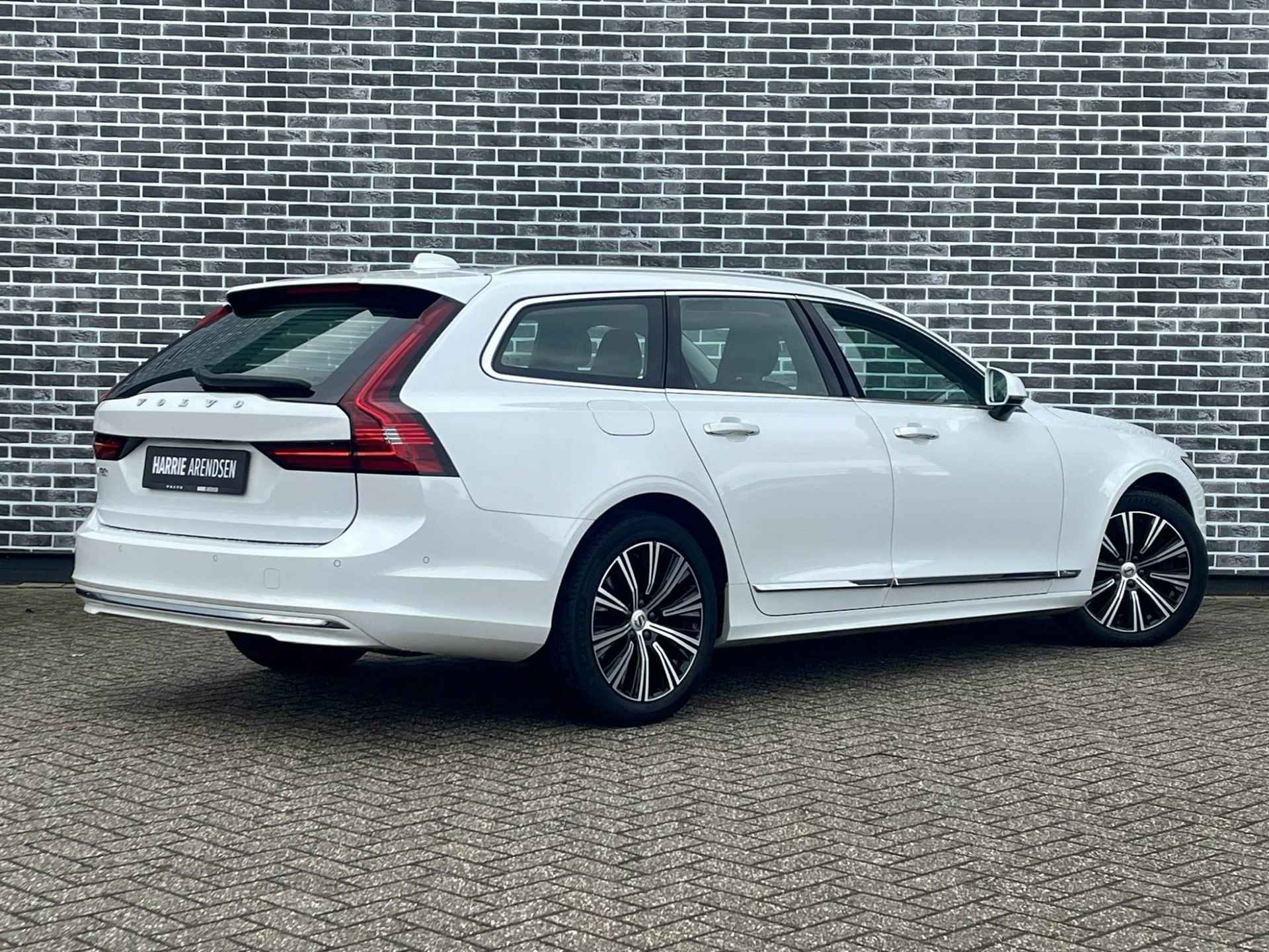 Volvo V90 2.0 T8 AWD Inscription | Trekhaak | Haman/Kardon | Rondomzicht Camera | Panoramadak - 4/26