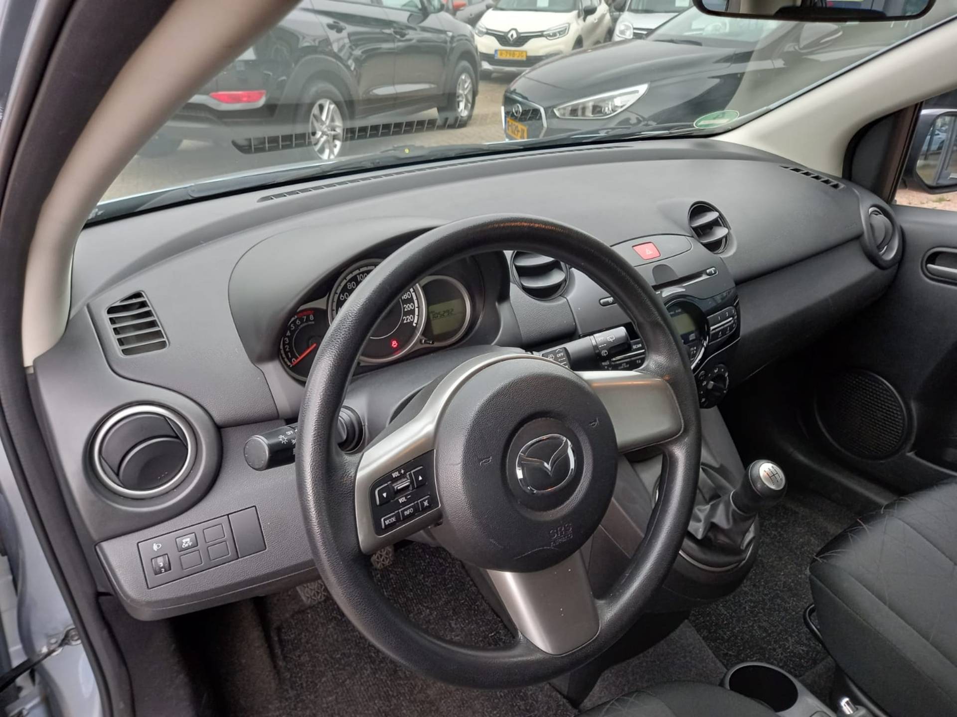 Mazda 2 1.3 Cool, Airco, Elektrische ramen, stuurwiel bediening, elektrische spiegels, Multimedia voorbereiding Nette auto incl. BOVAG garantie - 12/24