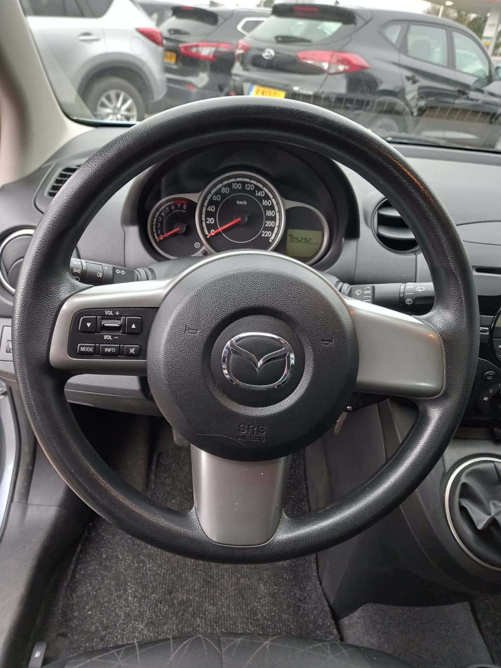 Mazda 2 1.3 Cool, Airco, Elektrische ramen, stuurwiel bediening, elektrische spiegels, Multimedia voorbereiding Nette auto incl. BOVAG garantie - 14/24