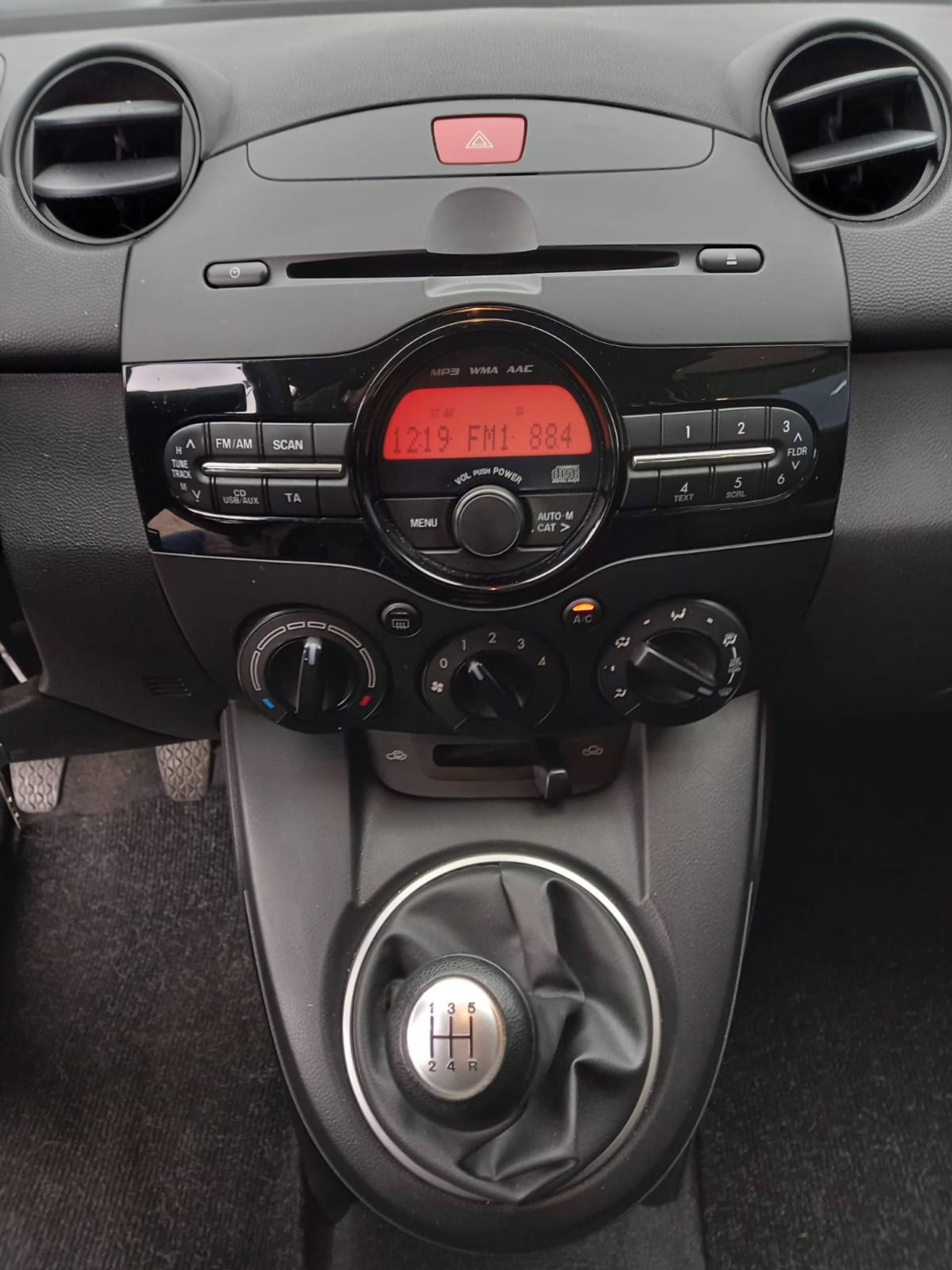 Mazda 2 1.3 Cool, Airco, Elektrische ramen, stuurwiel bediening, elektrische spiegels, Multimedia voorbereiding Nette auto incl. BOVAG garantie - 20/24