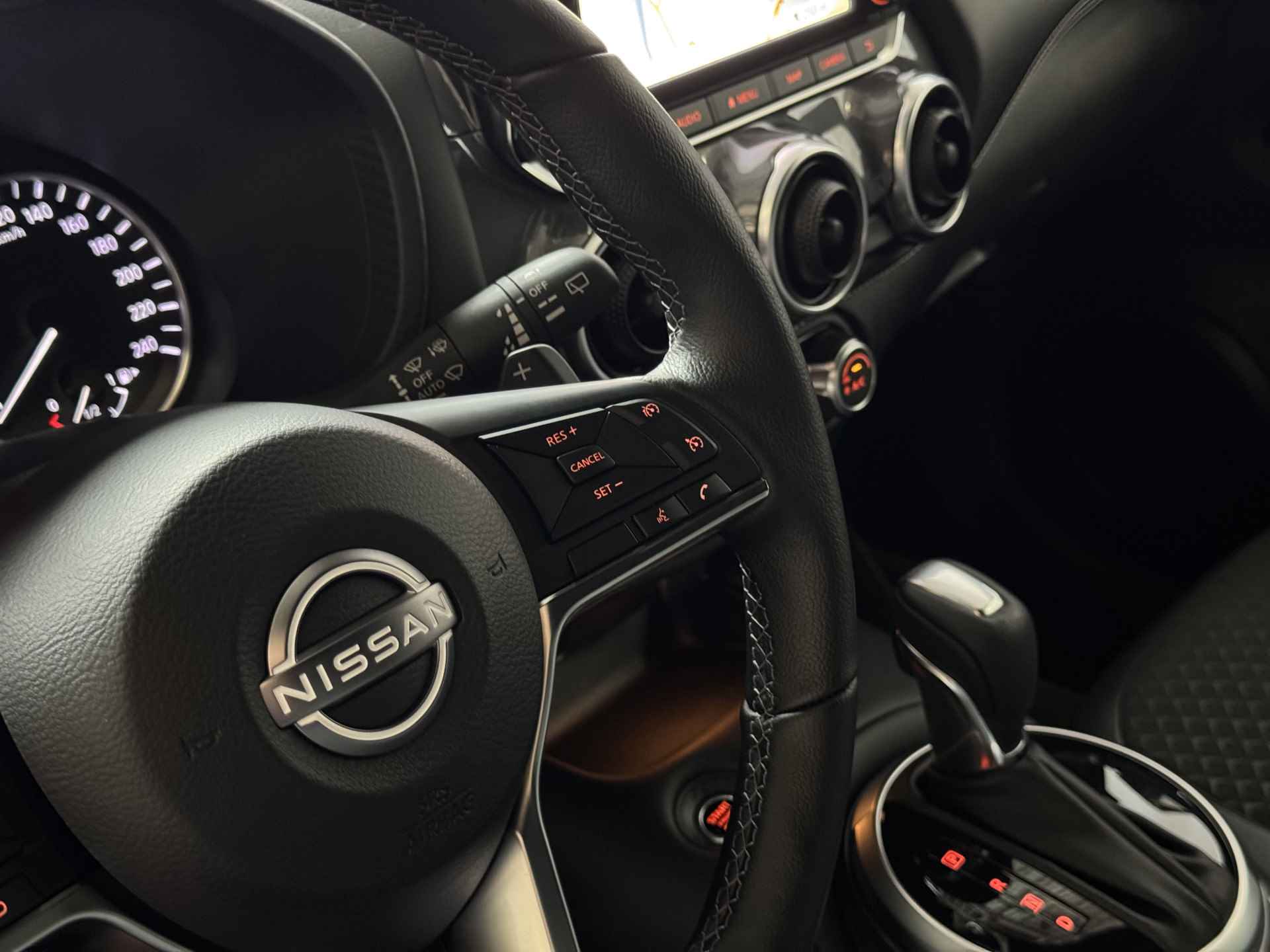 Nissan Juke N-DESIGN NAVI STOEL/STUUR.VERW. LED CAMERA KEYLESS LMV CARPLAY - 15/81