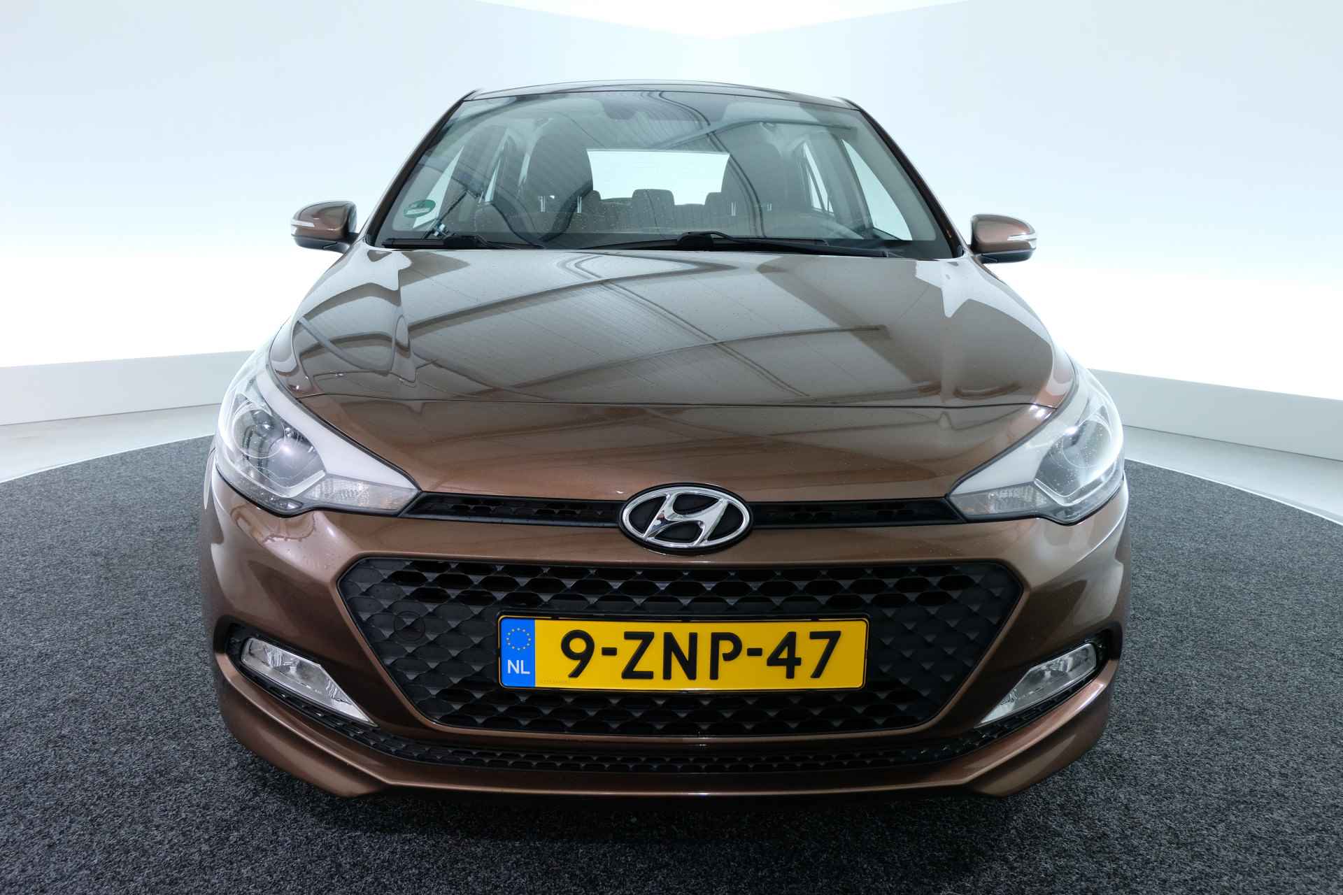 Hyundai i20 1.2 HP i-Motion / CRUISE / AIRCO / PDC / - 13/30