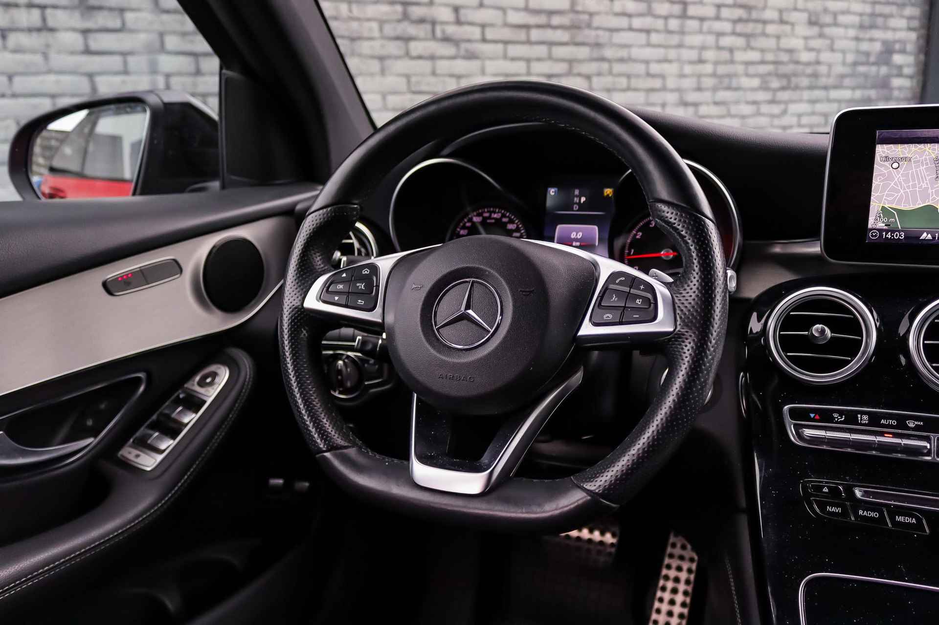 Mercedes-Benz GLC GLC 250 Automaat 4MATIC AMG Line | Designo | Nightpakket | Trekhaak | Sfeerverlichting | Parktronic | LED | Spiegelpakket | Navigatie | Zitcomfortpakket - 20/38