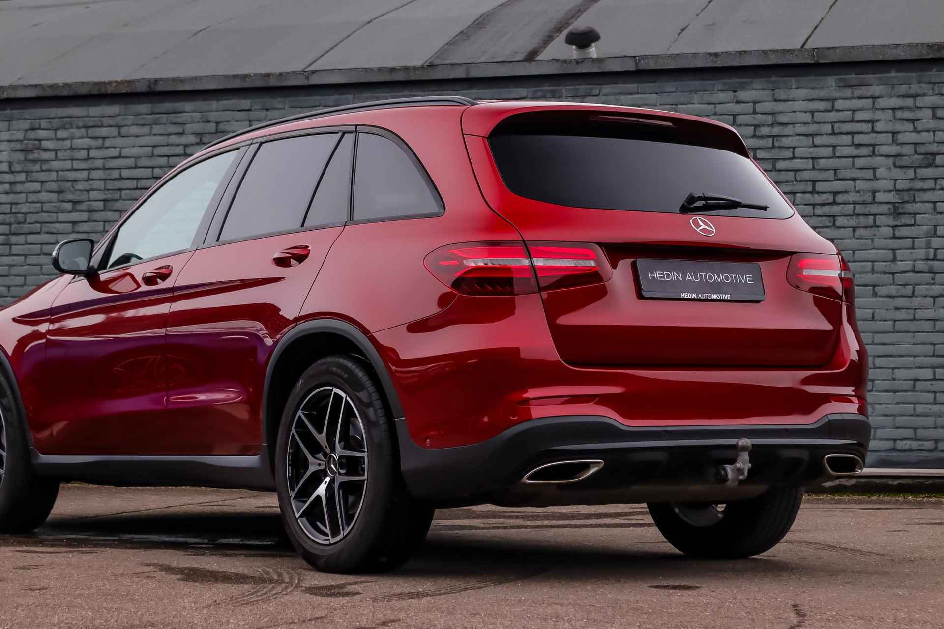 Mercedes-Benz GLC GLC 250 Automaat 4MATIC AMG Line | Designo | Nightpakket | Trekhaak | Sfeerverlichting | Parktronic | LED | Spiegelpakket | Navigatie | Zitcomfortpakket - 32/38