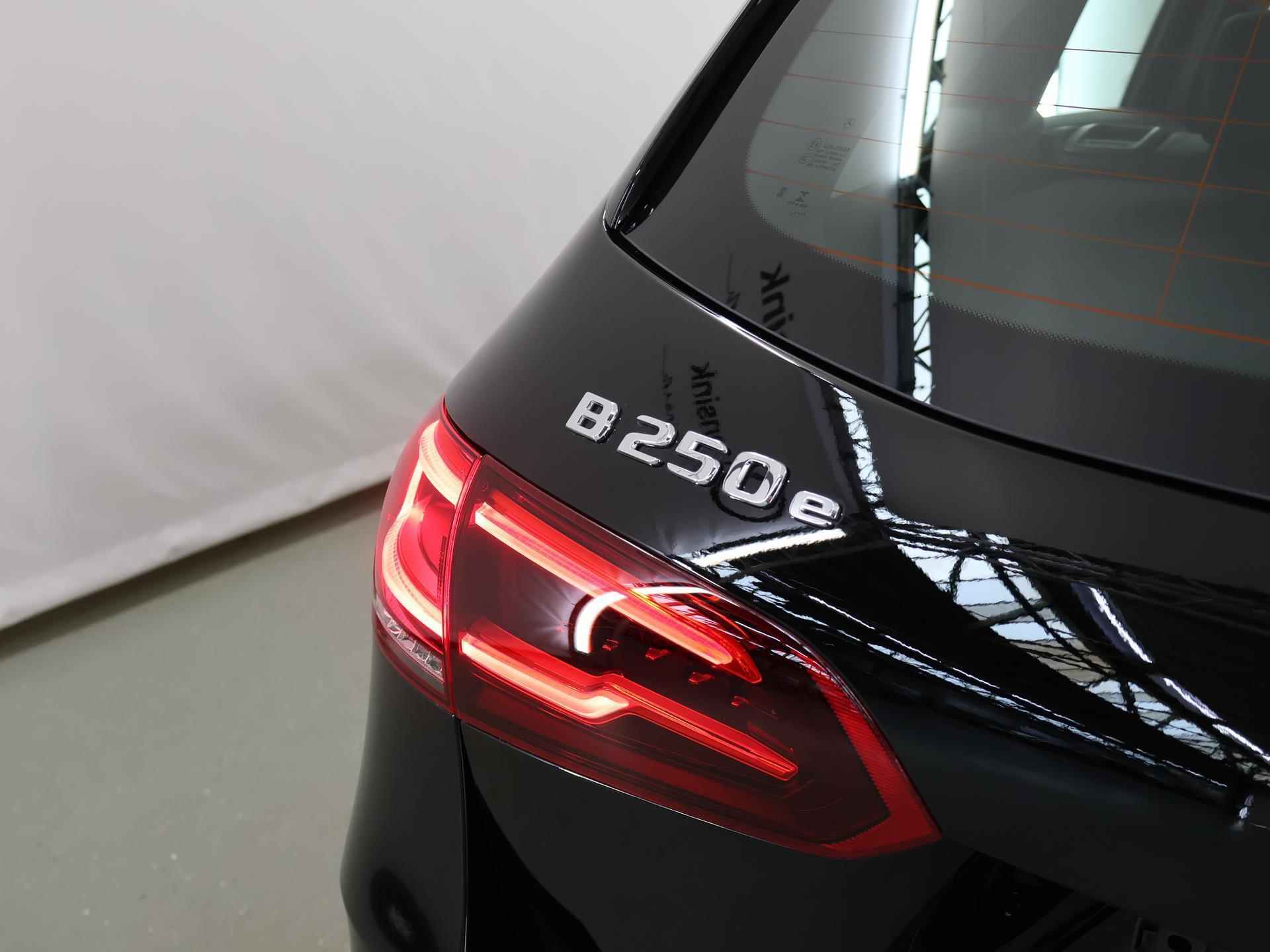 Mercedes-Benz B-klasse 250 e AMG Line | Panoramadak | Widescreen | Led koplampen | Sfeerverlichting | Carplay |4 - 42/45