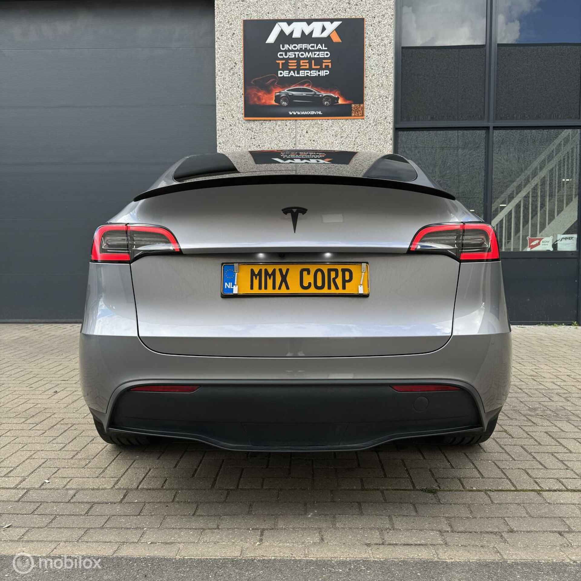 Tesla Model Y RWD MiG QUICKSILVER MMX PACK - 8/23