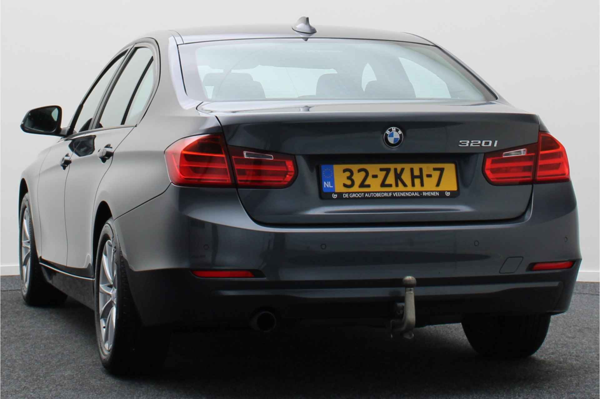 BMW 3-serie 320i Executive Climate, Cruise, Navigatie, Bluetooth, PDC, Elektr. Trekhaak, Sportstoelen - 16/39