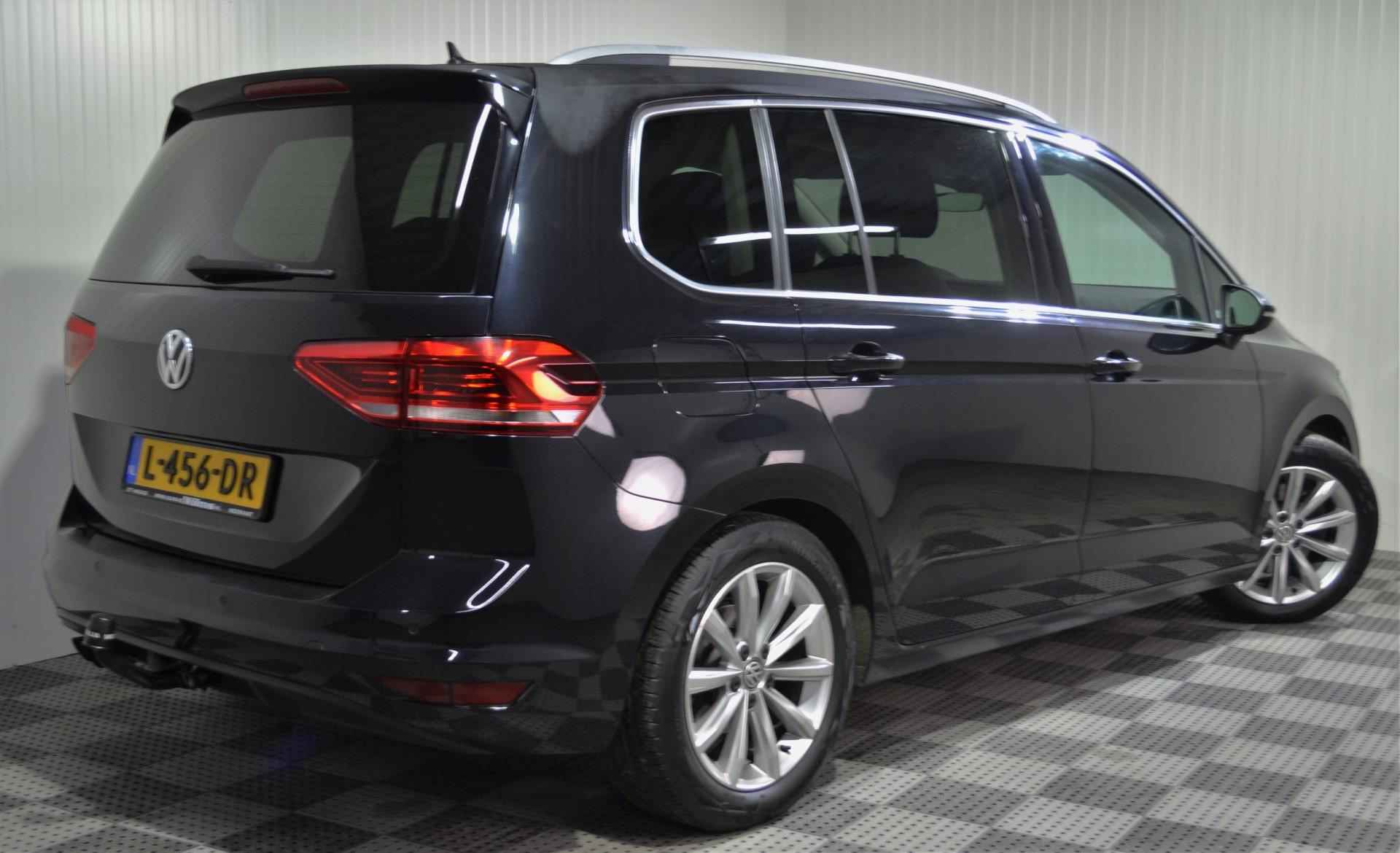 Volkswagen Touran 1.4 TSI Connected Series / Trekhaak / Stoelverw./ LED / Navi./ Automaat - 8/31