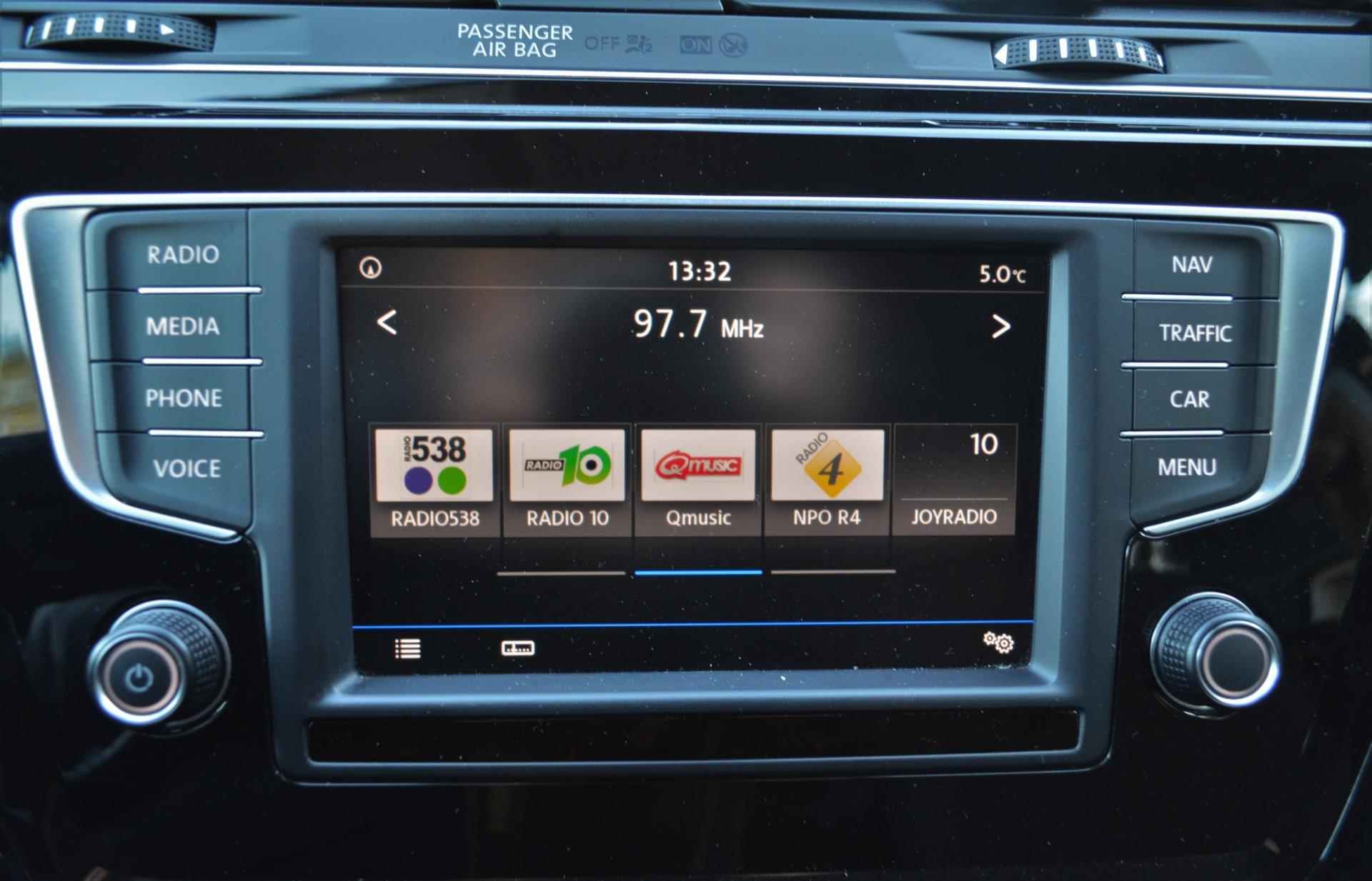 Volkswagen Touran 1.4 TSI Connected Series / Trekhaak / Stoelverw./ LED / Navi./ Automaat - 22/31